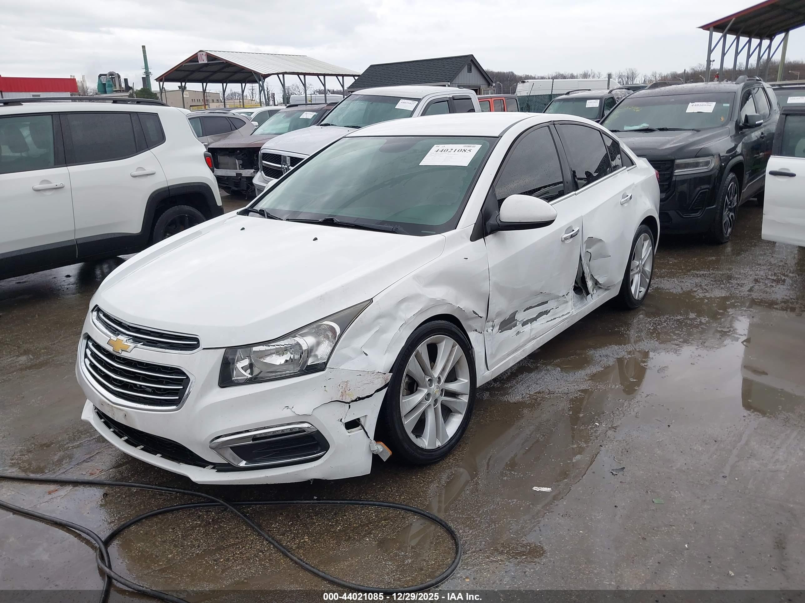 CHEVROLET CRUZE image 2
