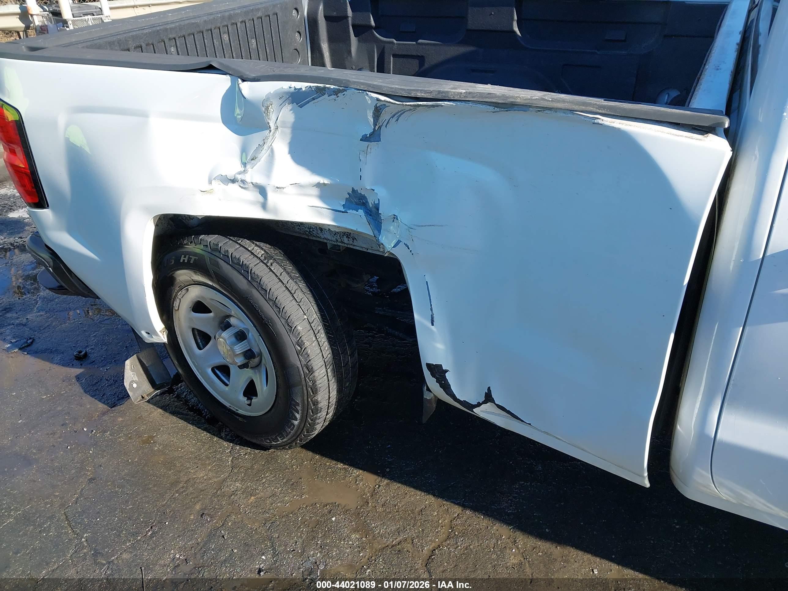 CHEVROLET SILVERADO image 6