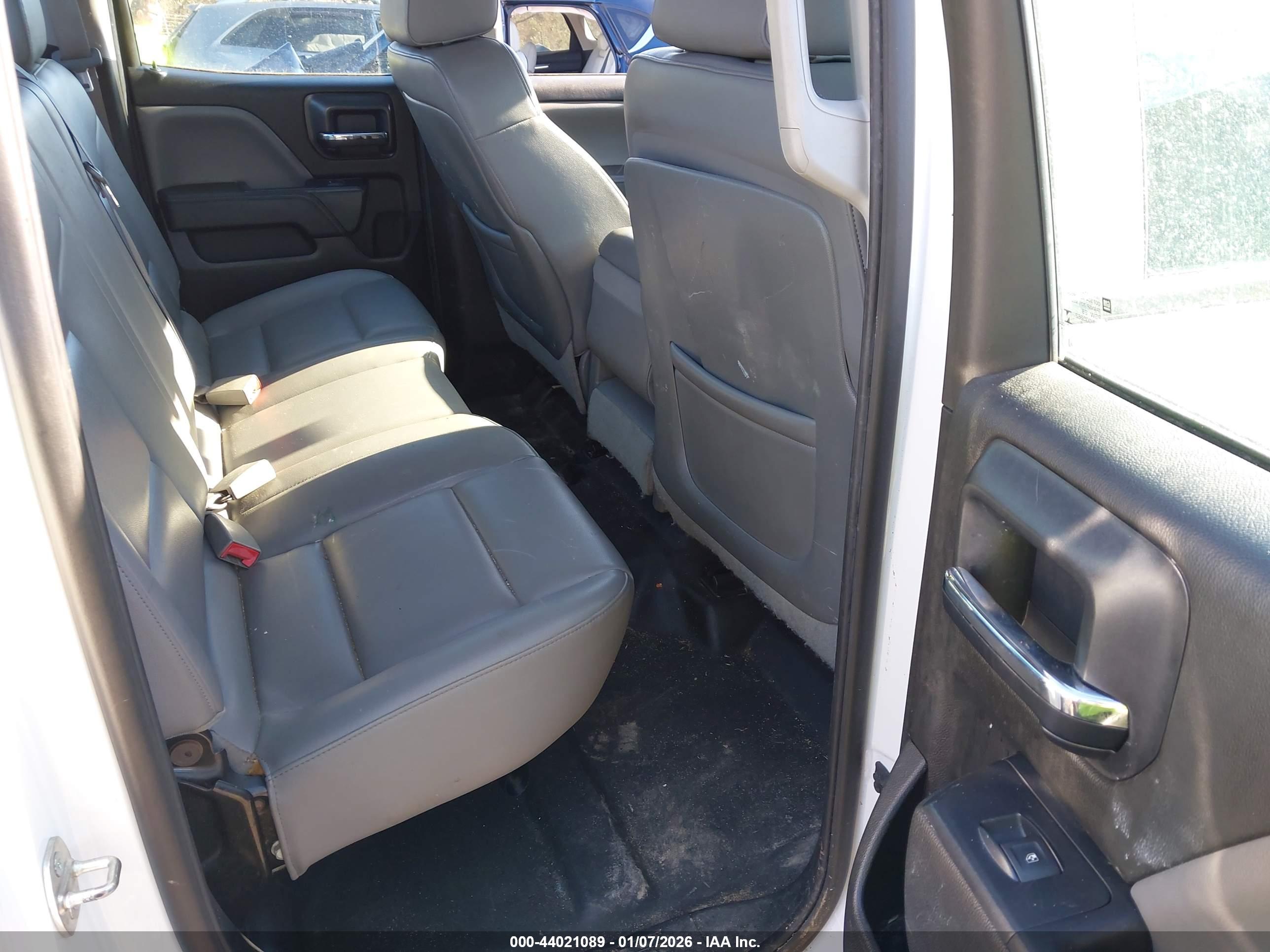 CHEVROLET SILVERADO image 8