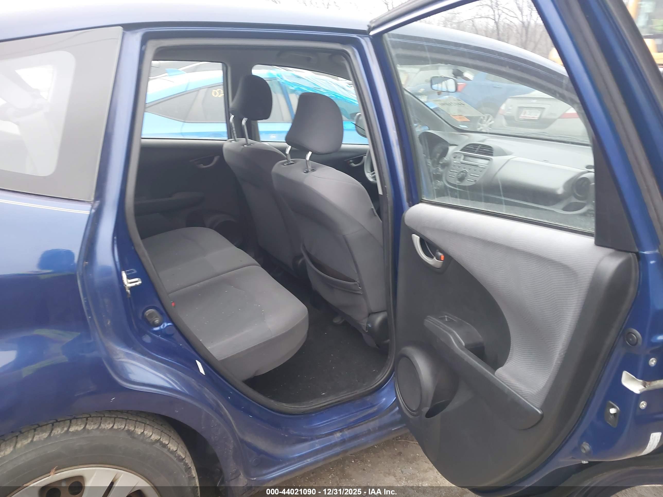 HONDA FIT image 8