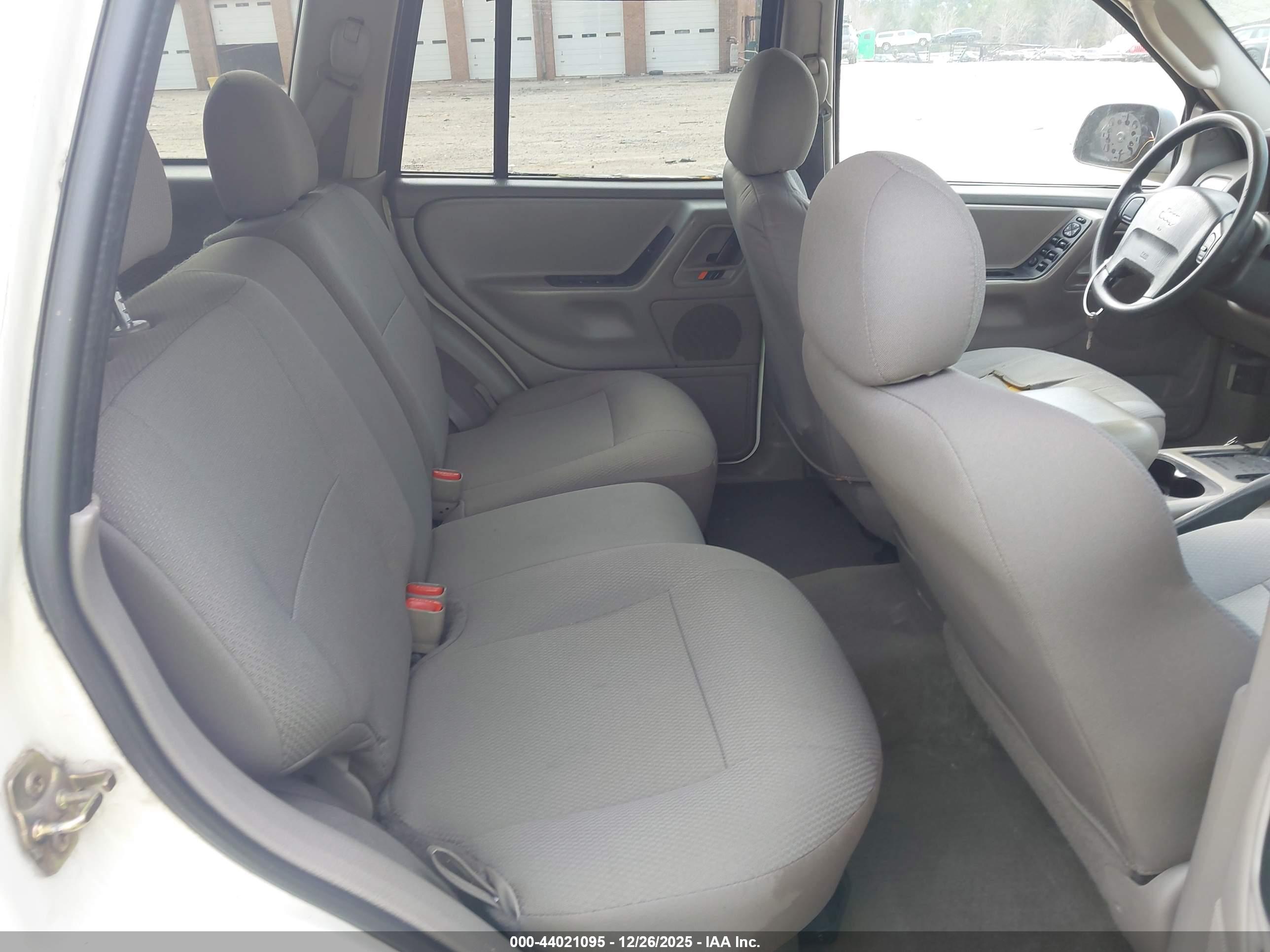 JEEP GRAND image 8