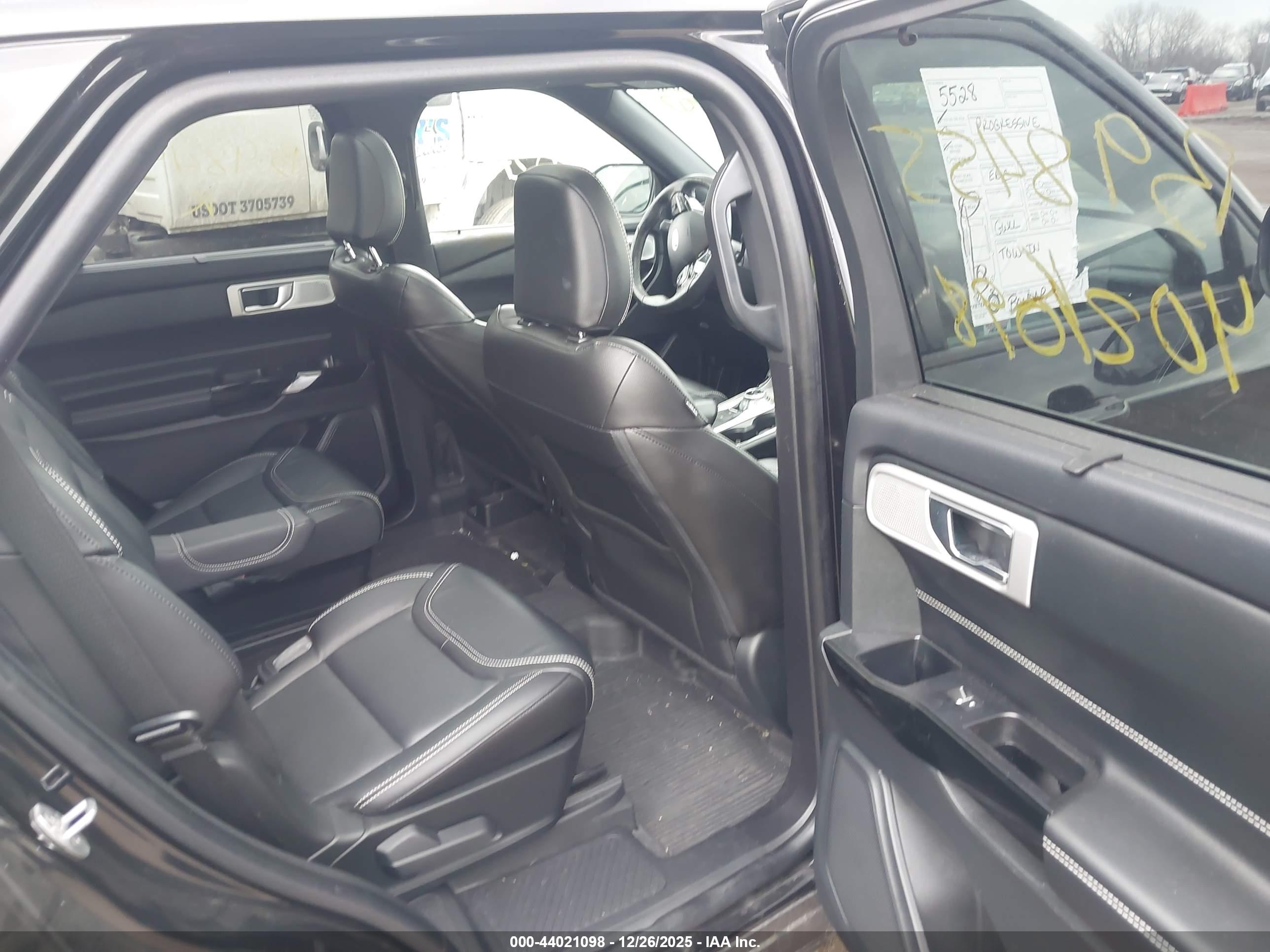 FORD EXPLORER image 8