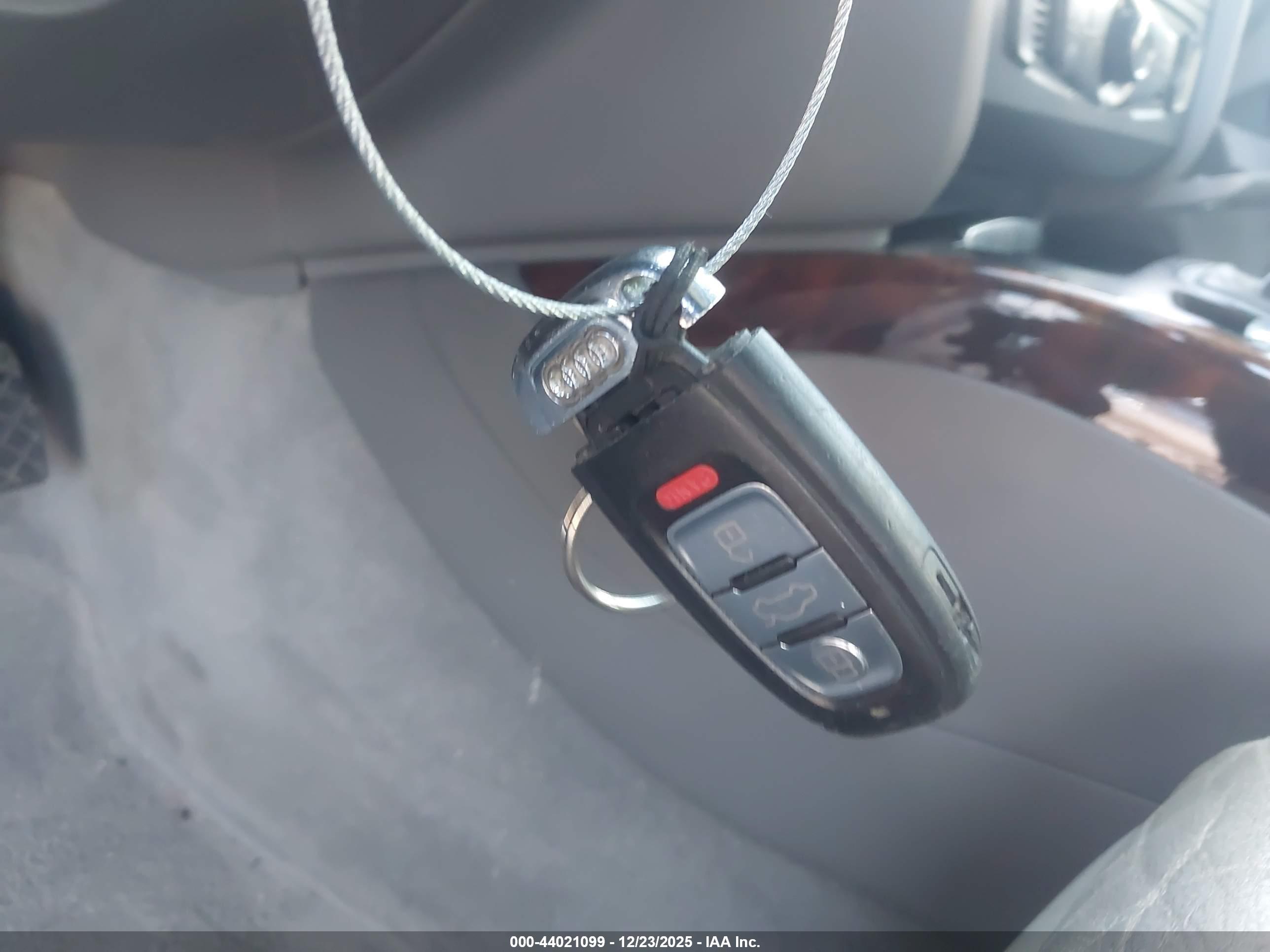 AUDI A4 image 11