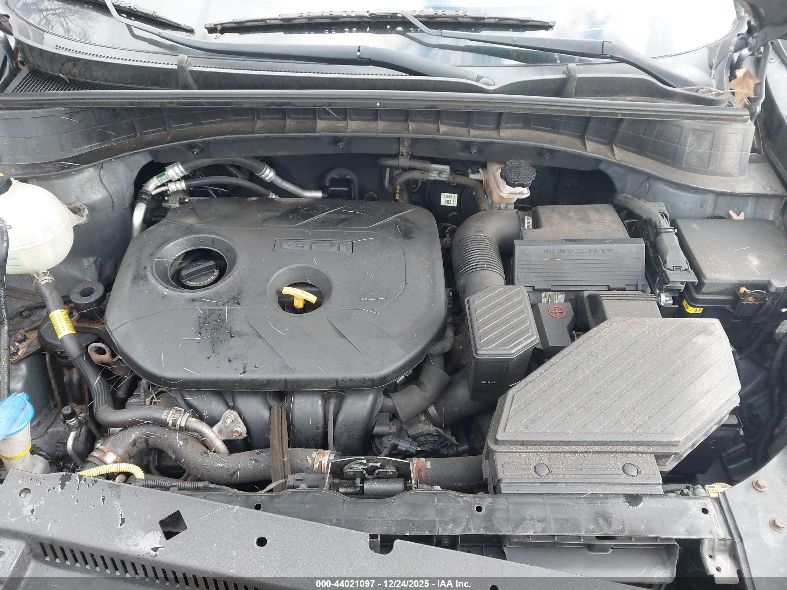 HYUNDAI TUCSON image 10