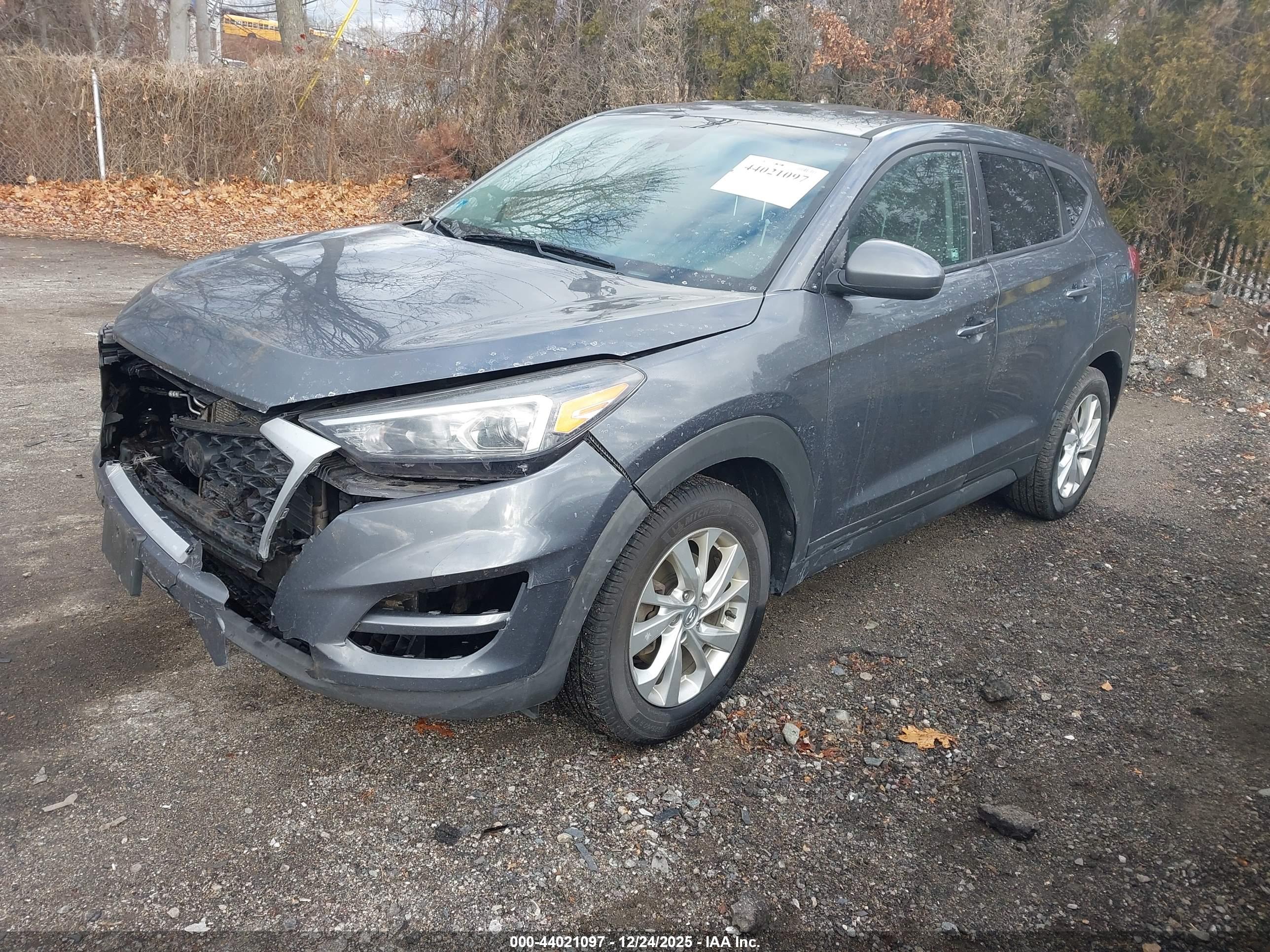 HYUNDAI TUCSON image 2