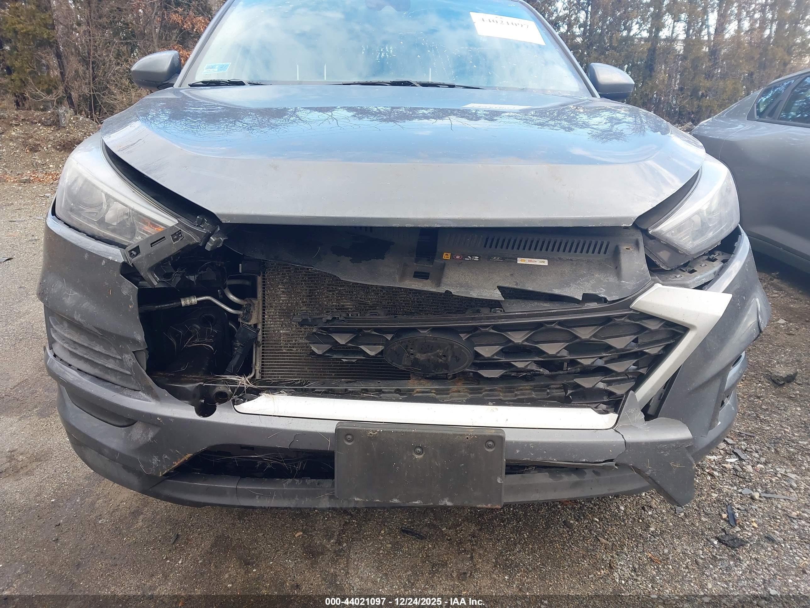 HYUNDAI TUCSON image 6