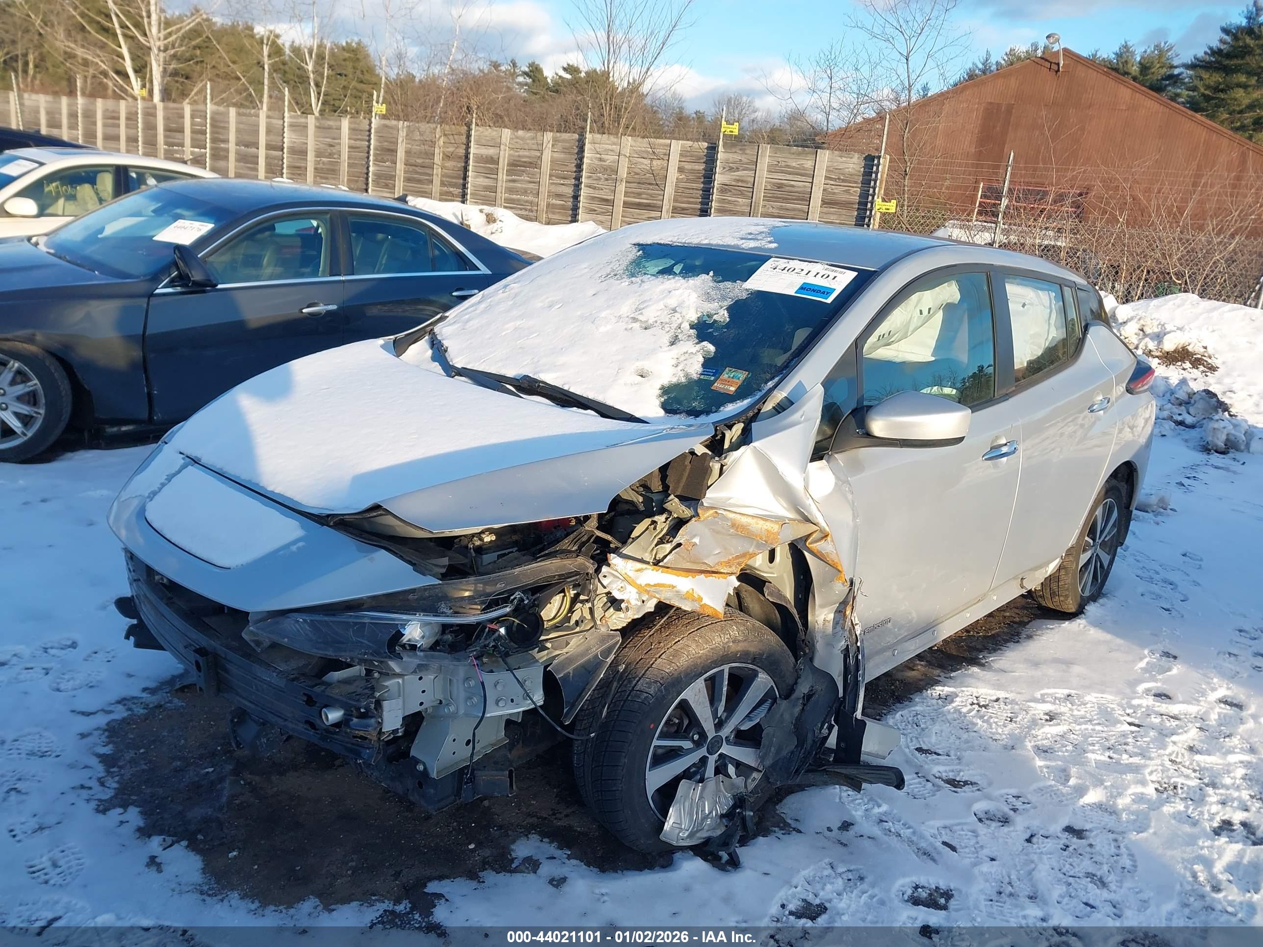 NISSAN LEAF image 6