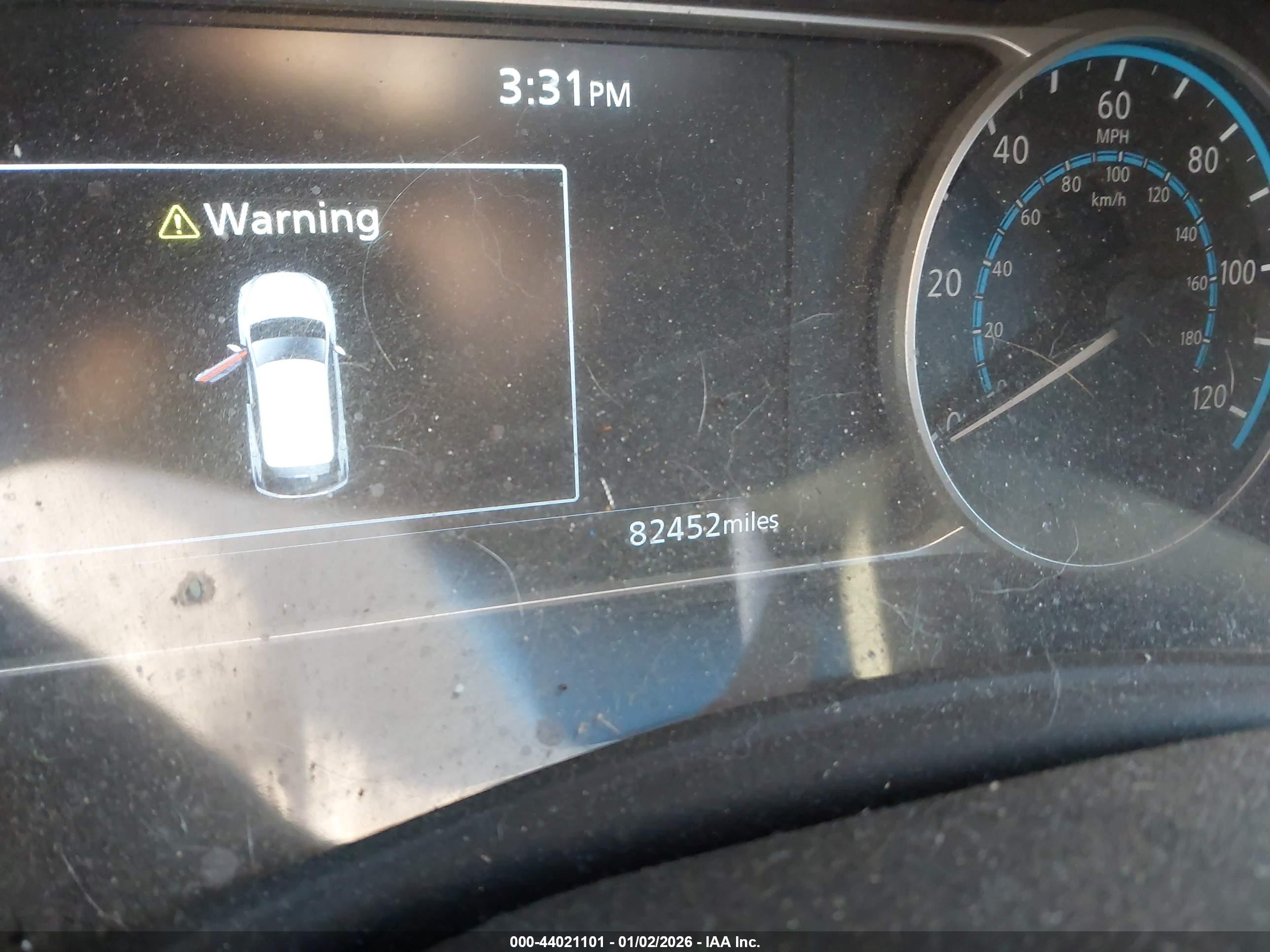 NISSAN LEAF image 7