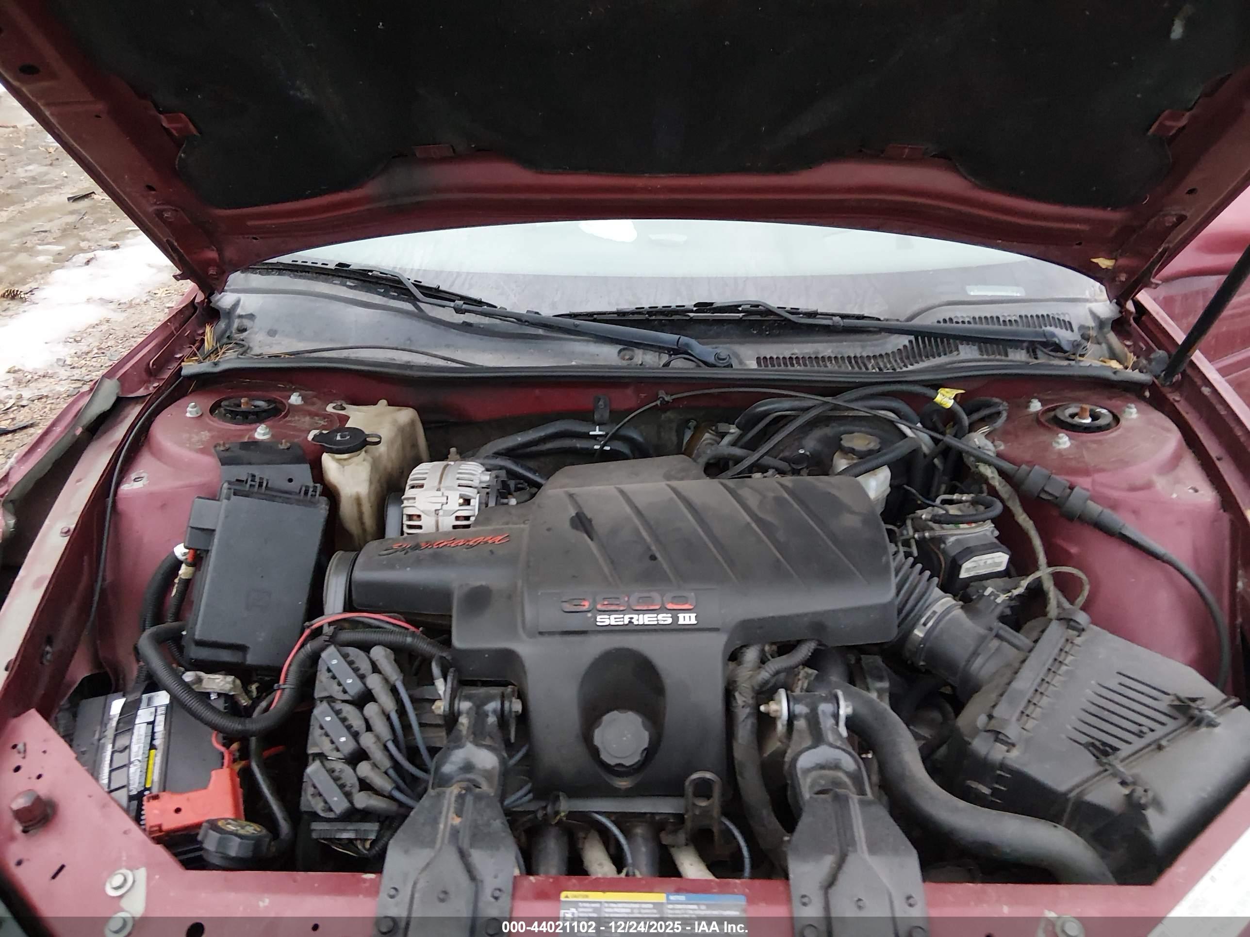 PONTIAC GRAND image 10