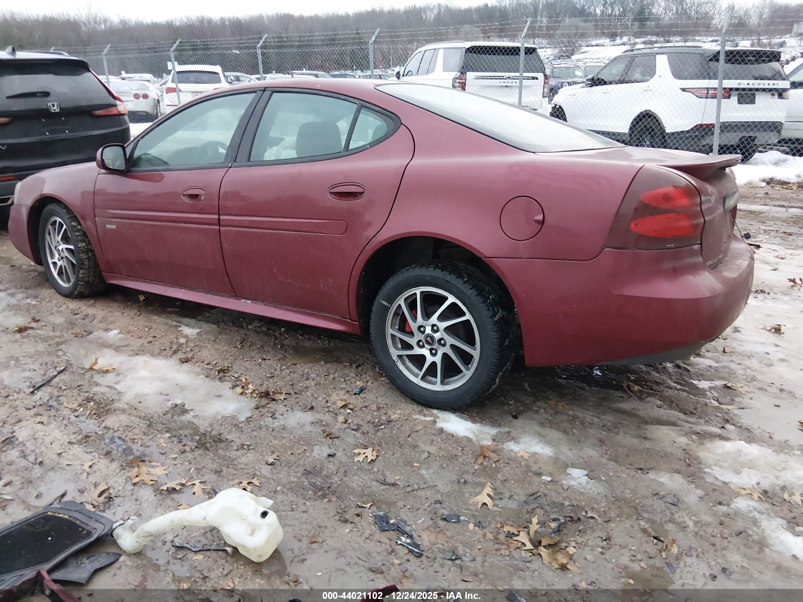 PONTIAC GRAND image 3