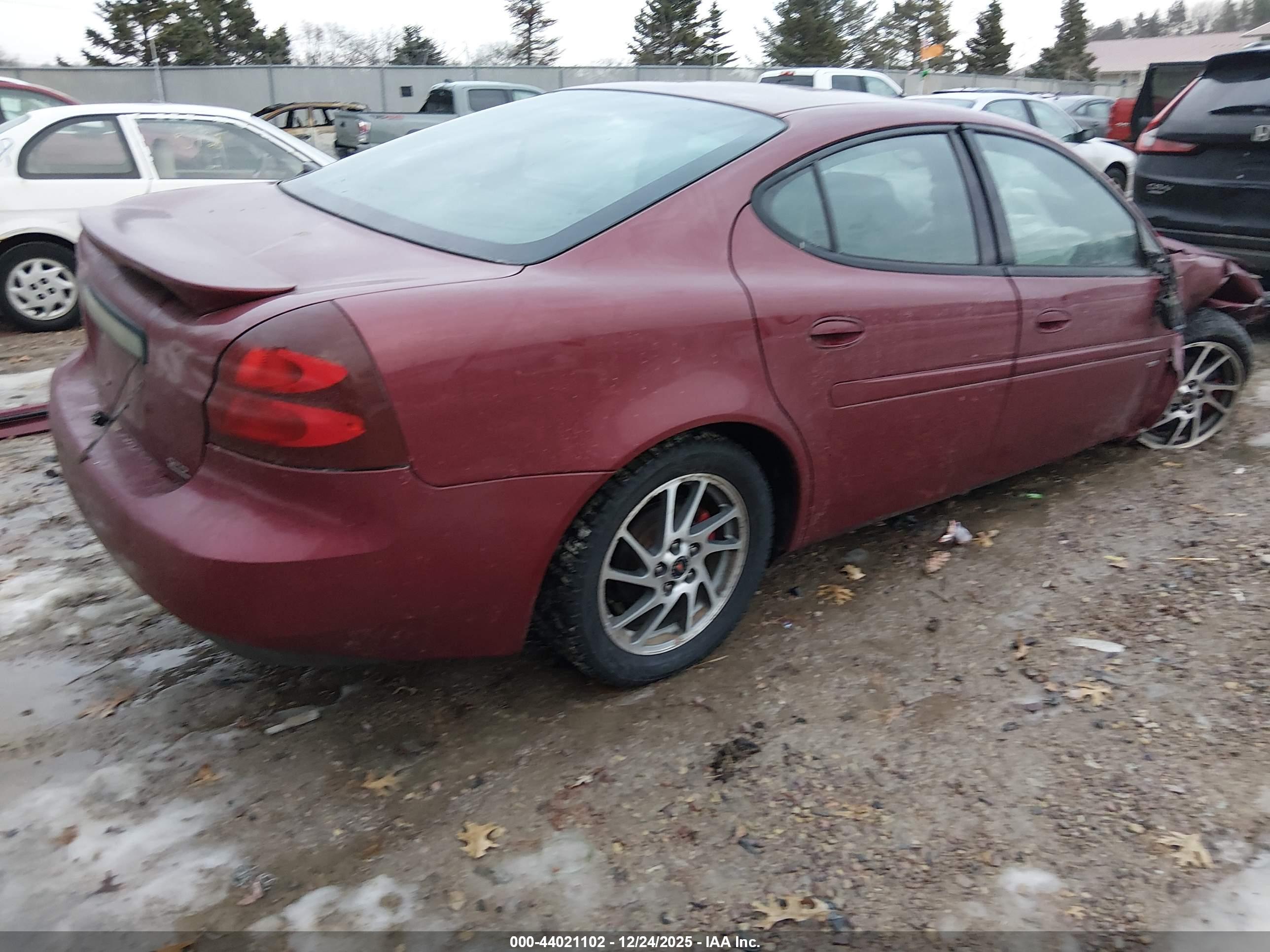PONTIAC GRAND image 4