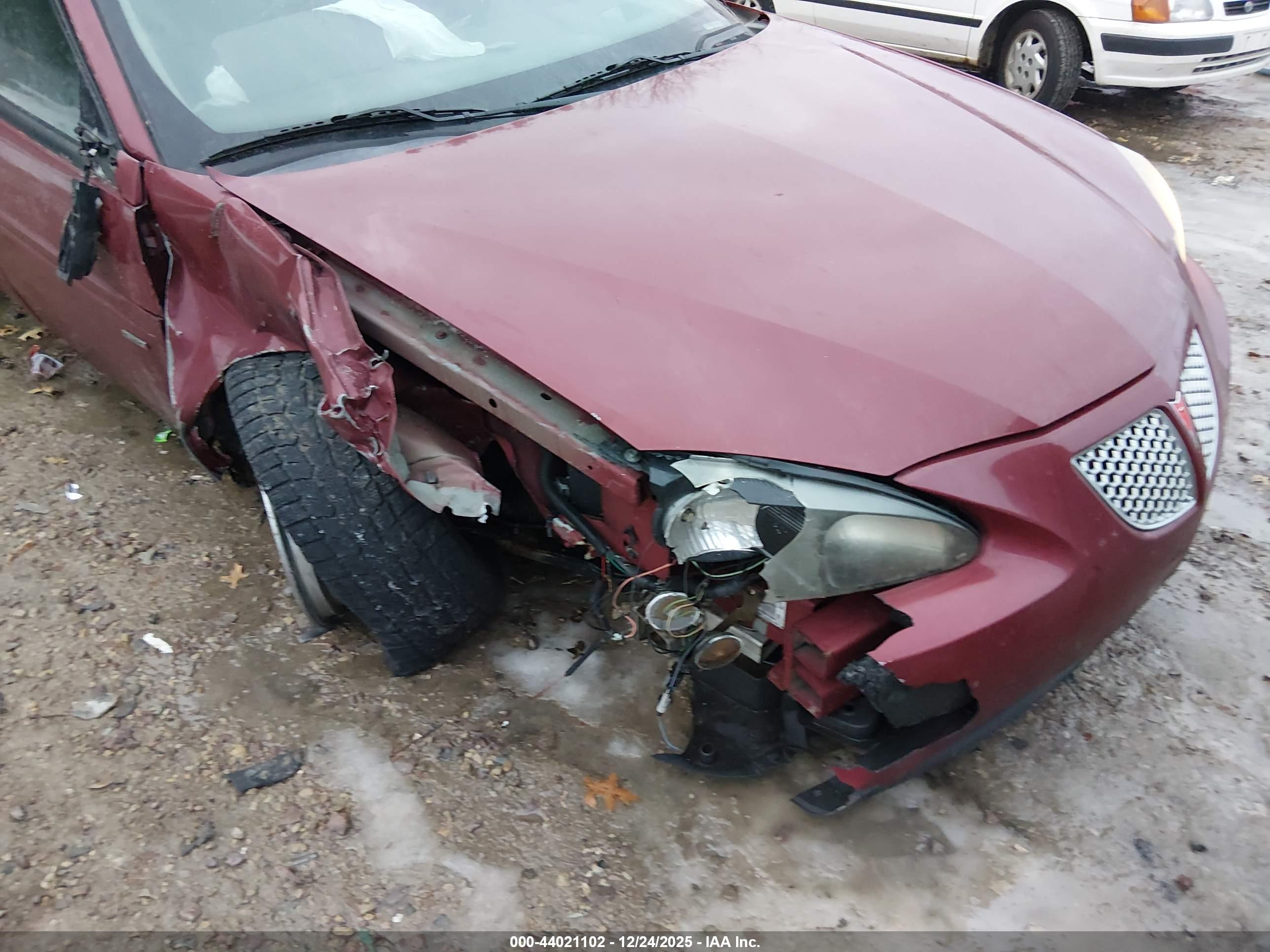 PONTIAC GRAND image 6