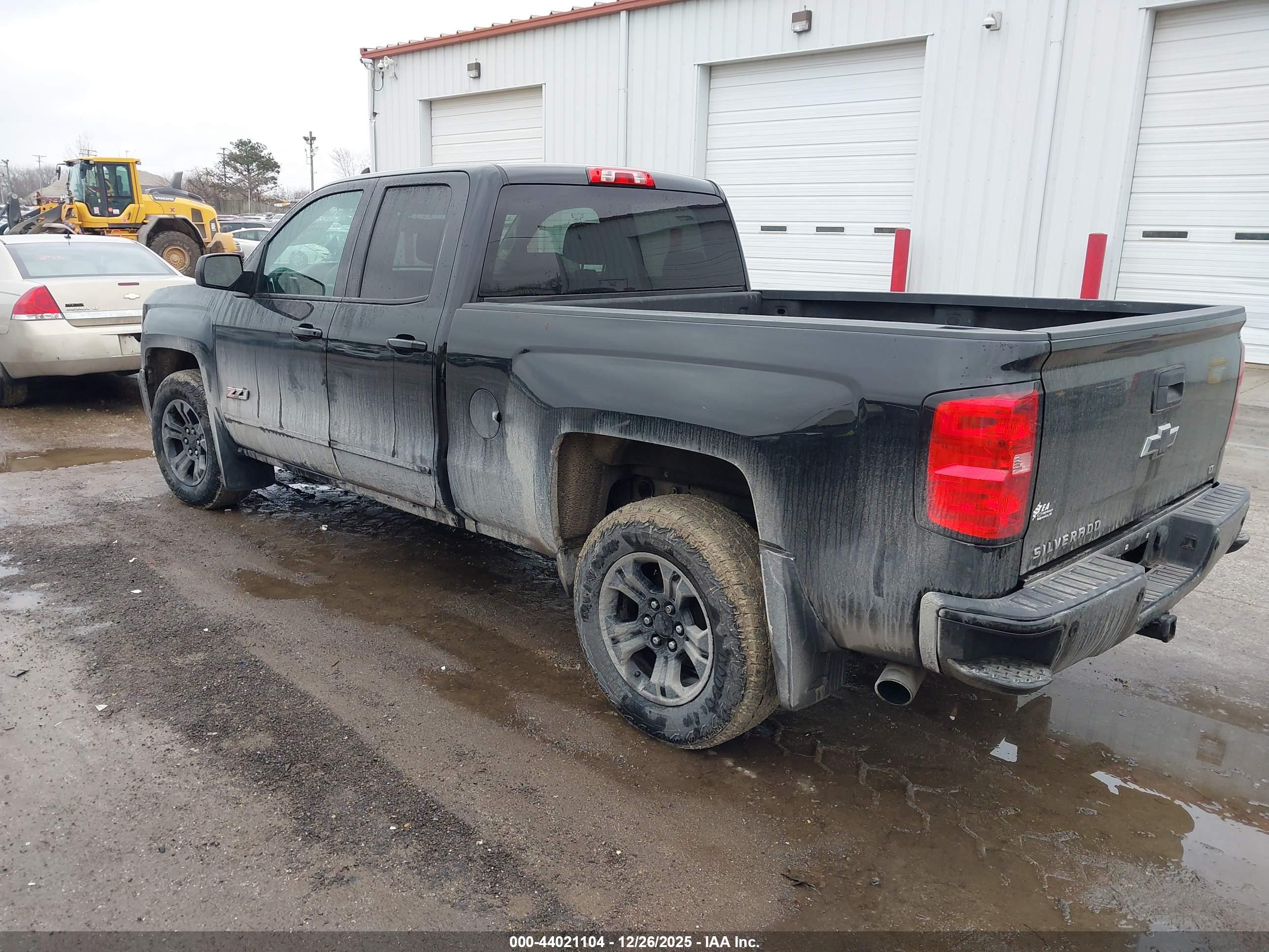 CHEVROLET SILVERADO image 3