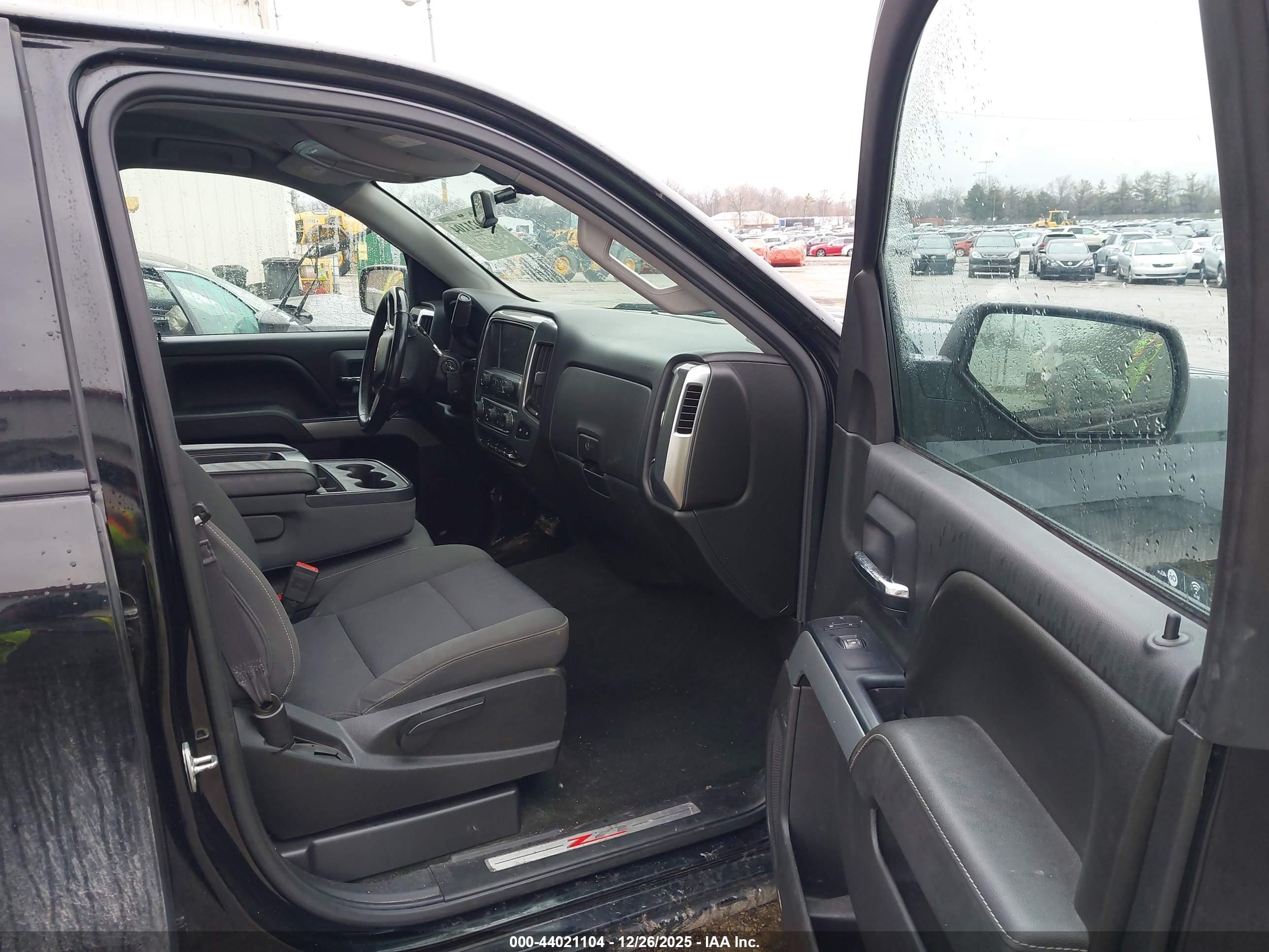 CHEVROLET SILVERADO image 5