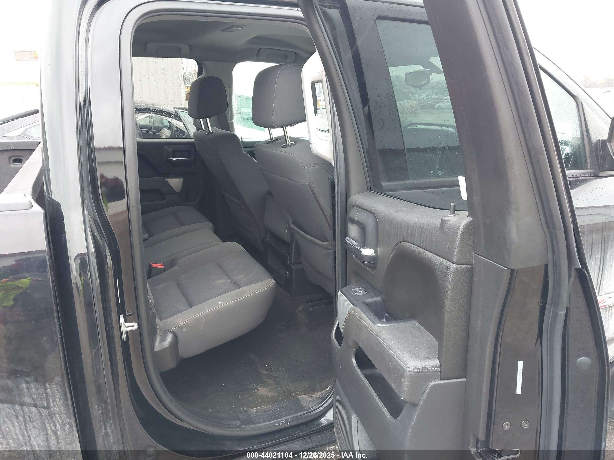 CHEVROLET SILVERADO image 8