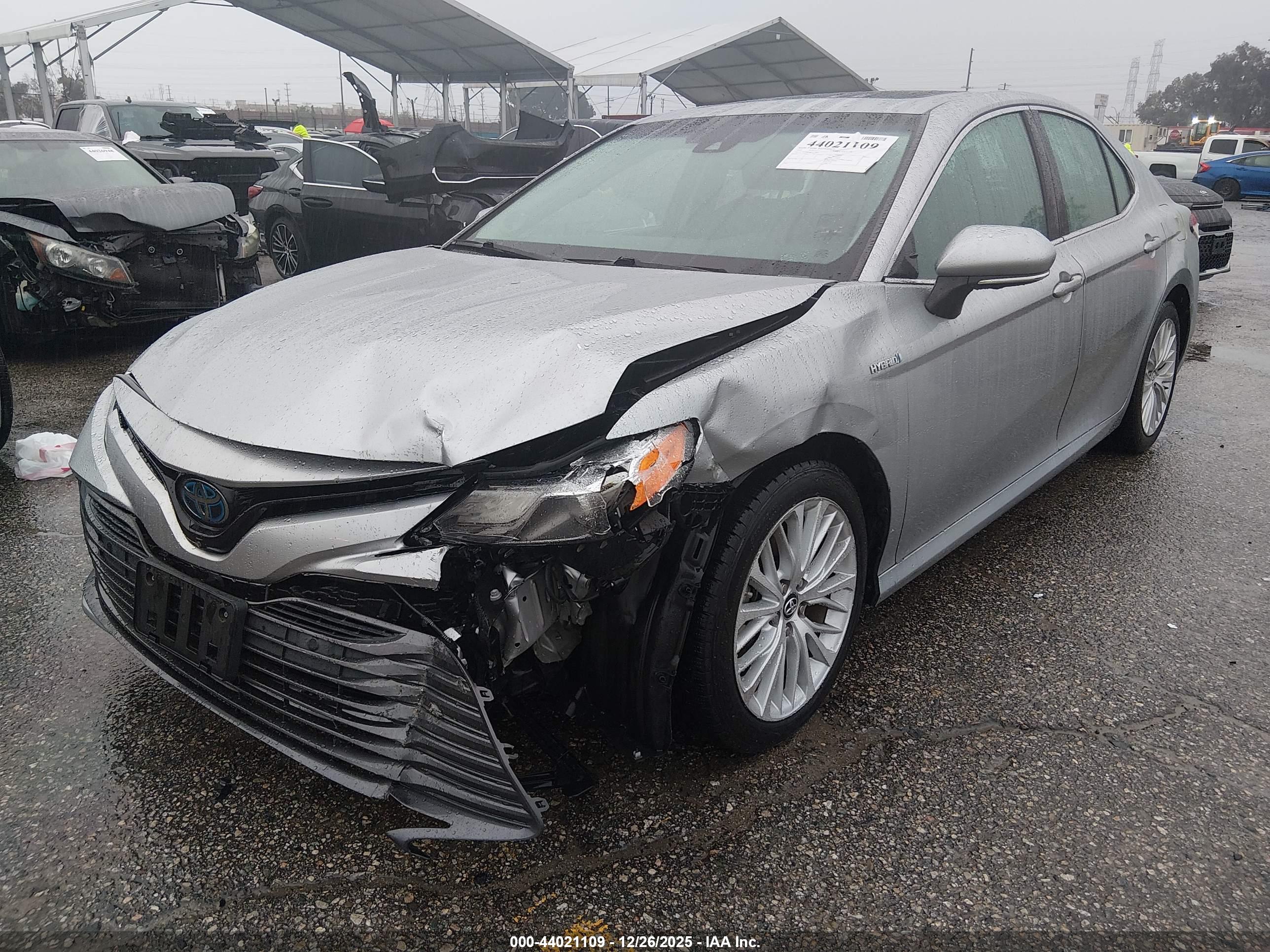 TOYOTA CAMRY image 2