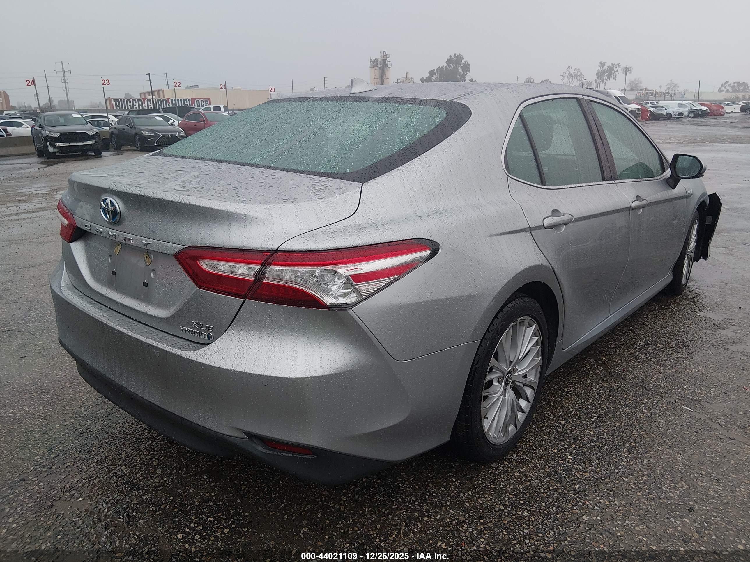 TOYOTA CAMRY image 4