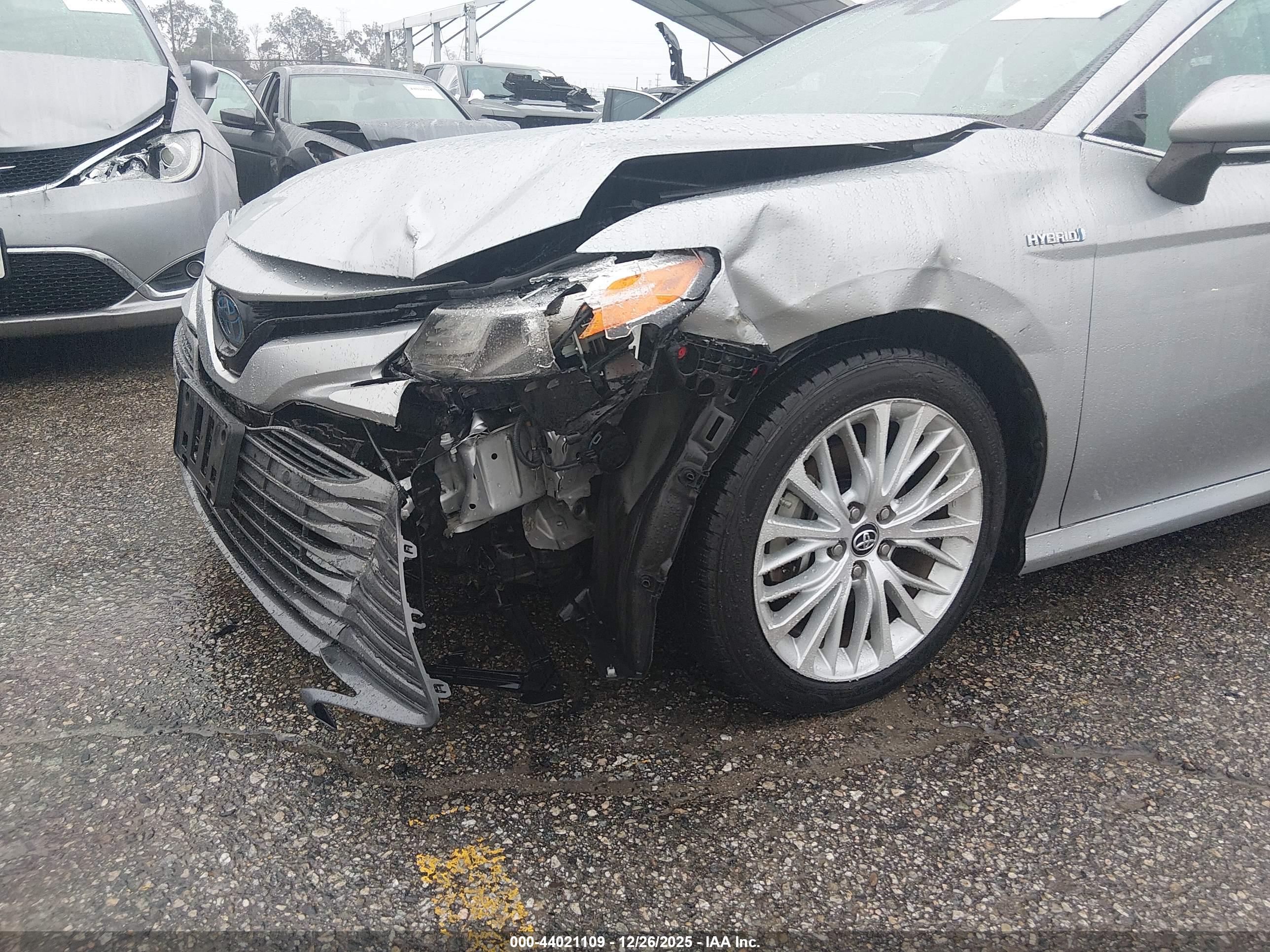 TOYOTA CAMRY image 6