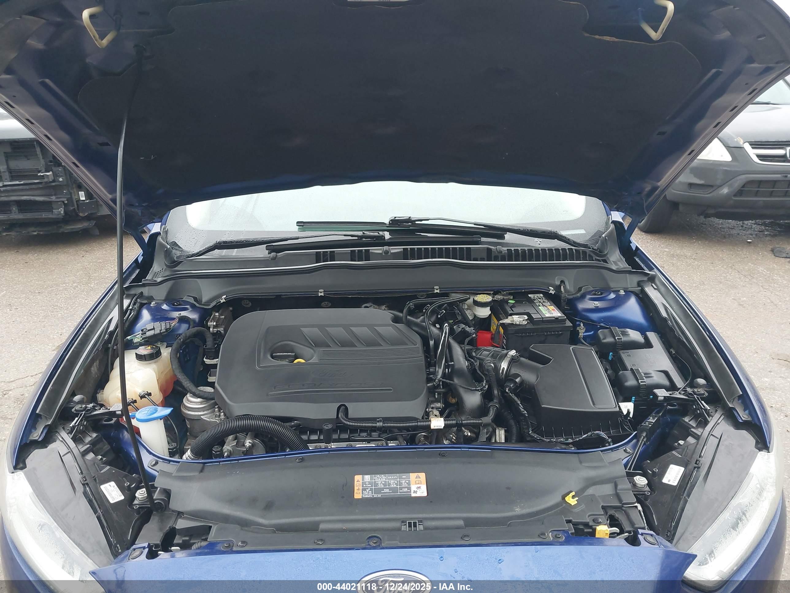 FORD FUSION image 10