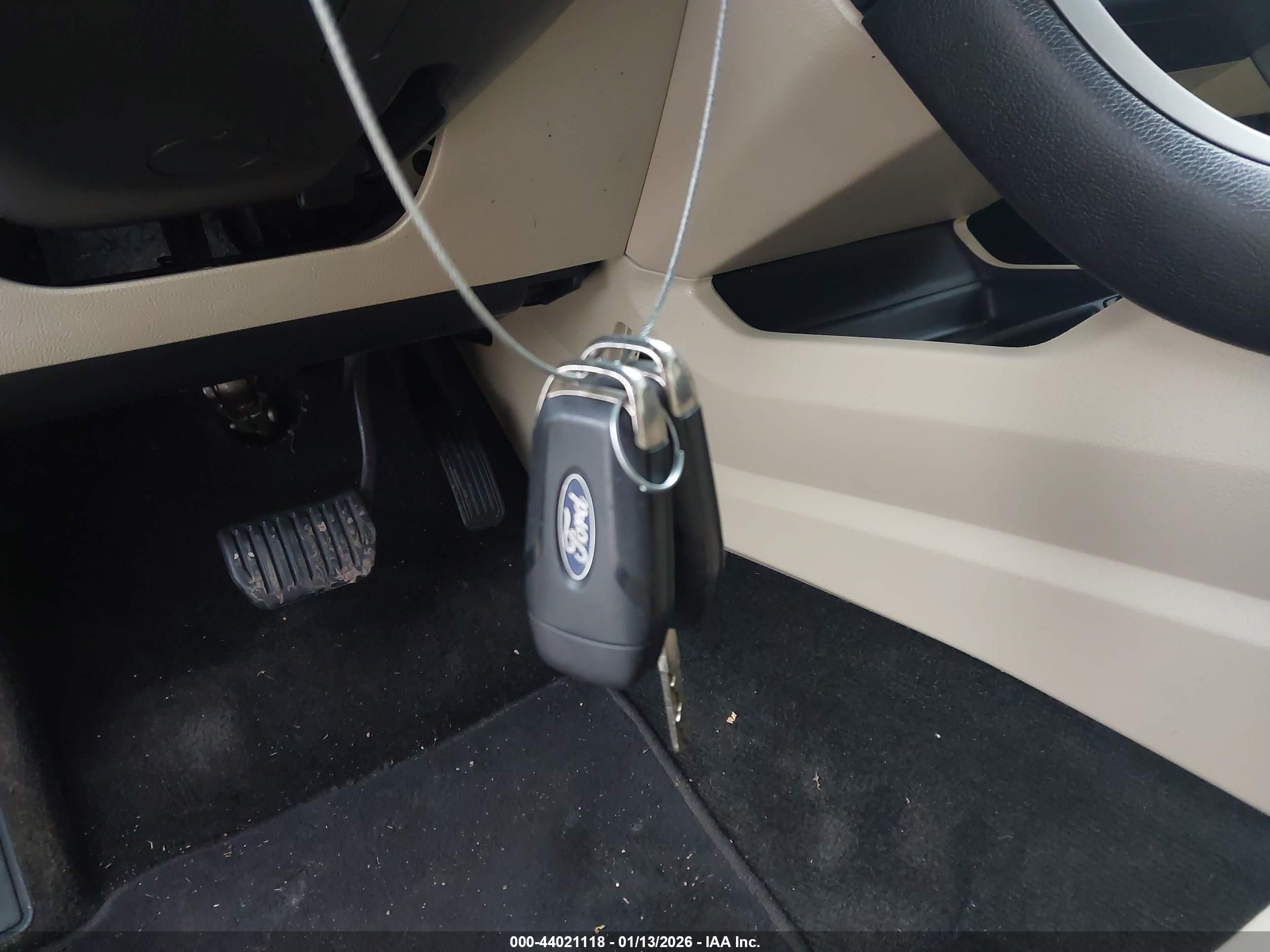 FORD FUSION image 11