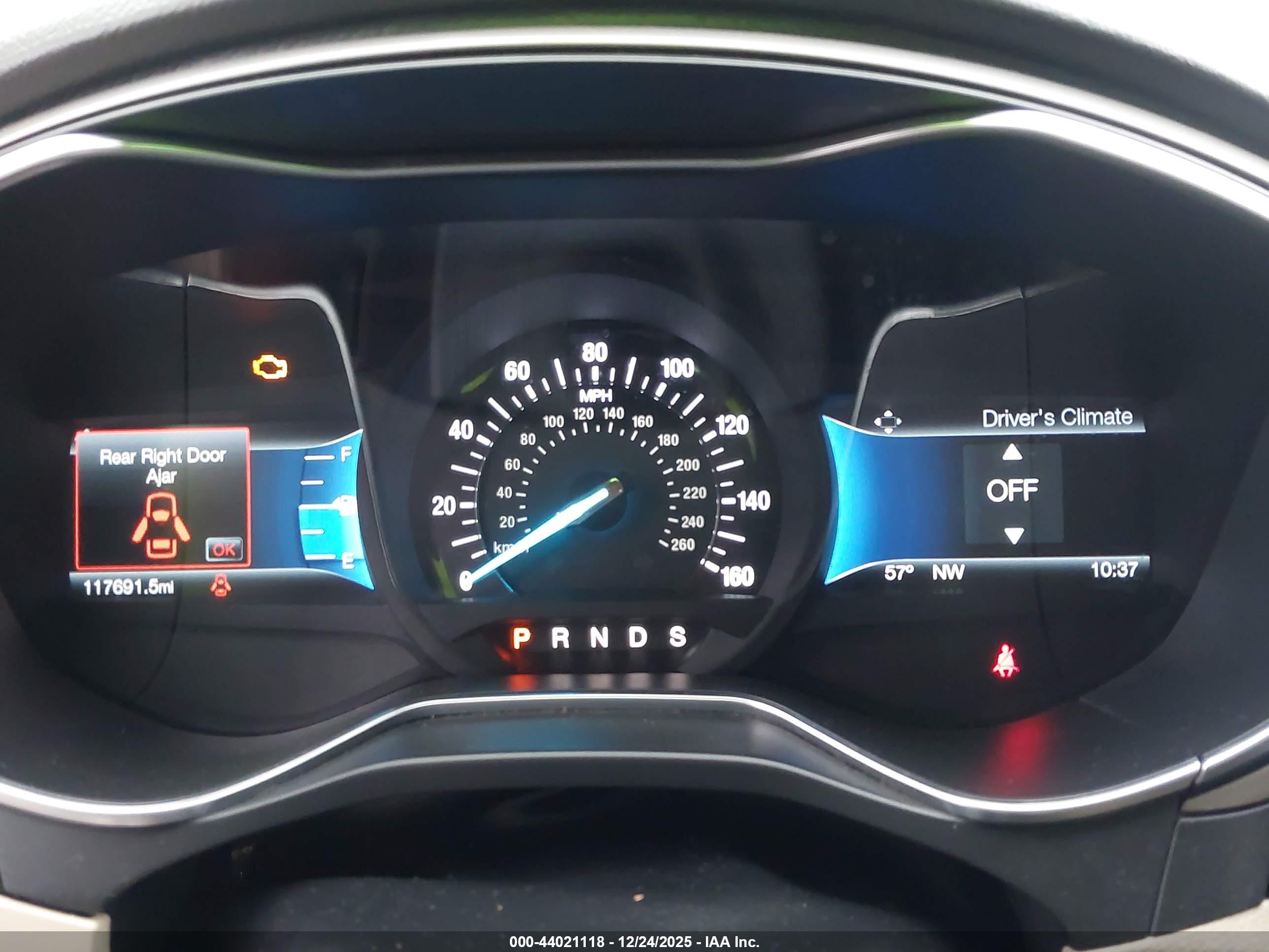 FORD FUSION image 7