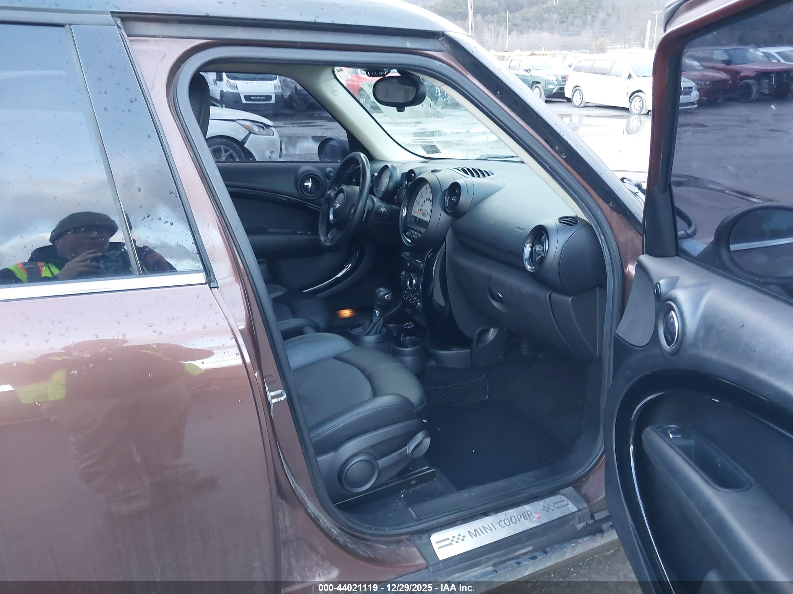MINI COUNTRYMAN image 5