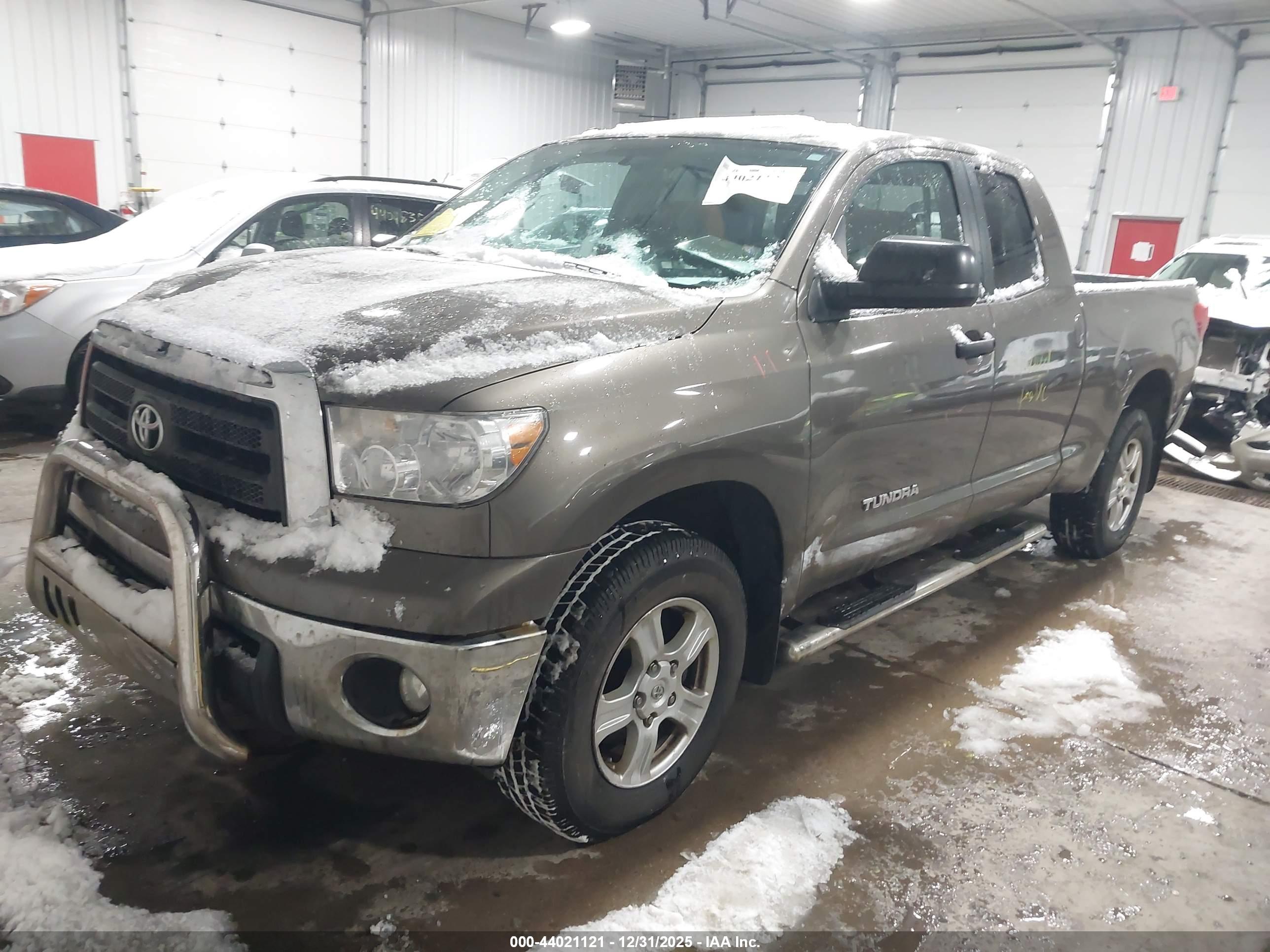 TOYOTA TUNDRA image 2