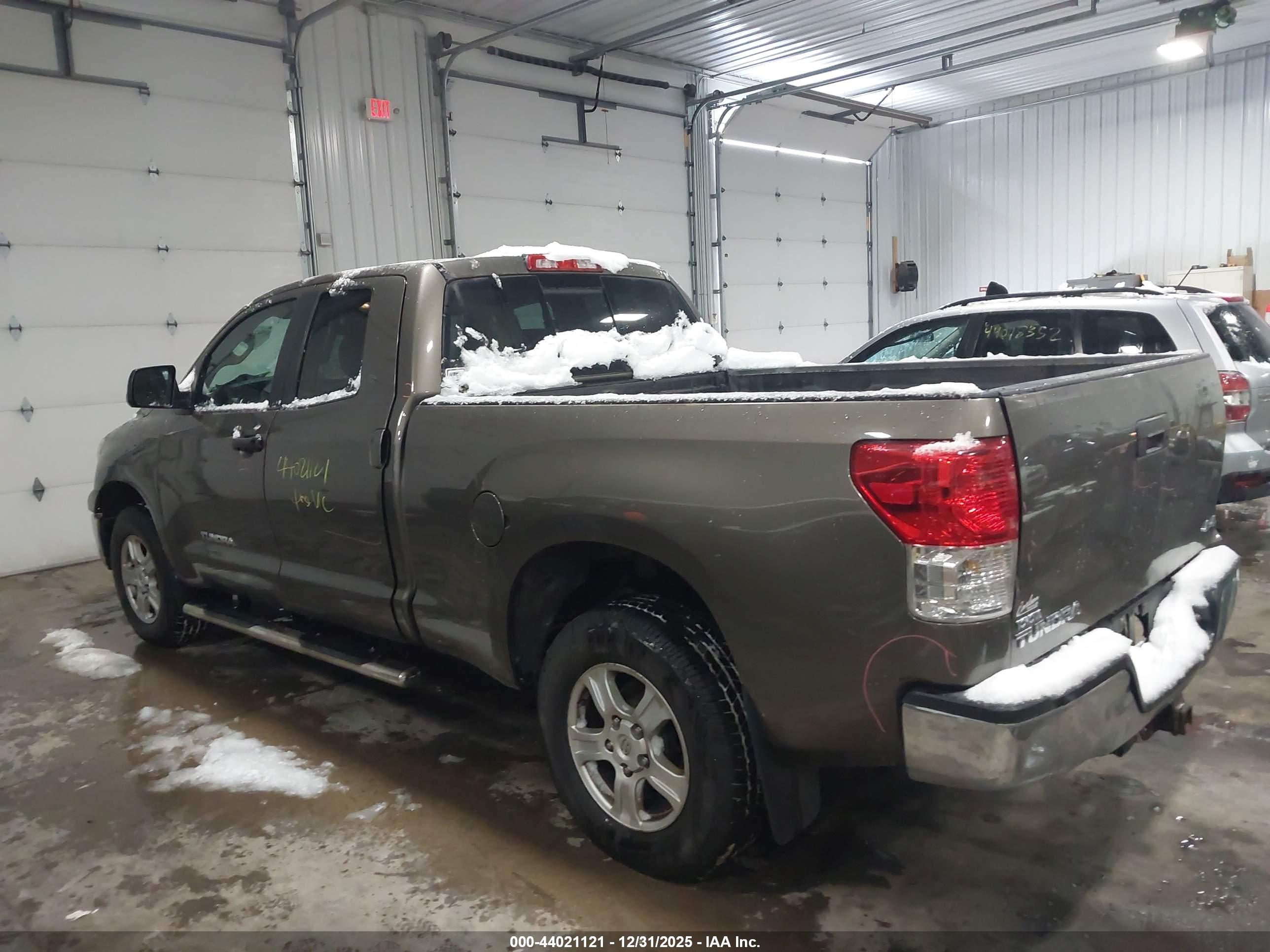 TOYOTA TUNDRA image 3