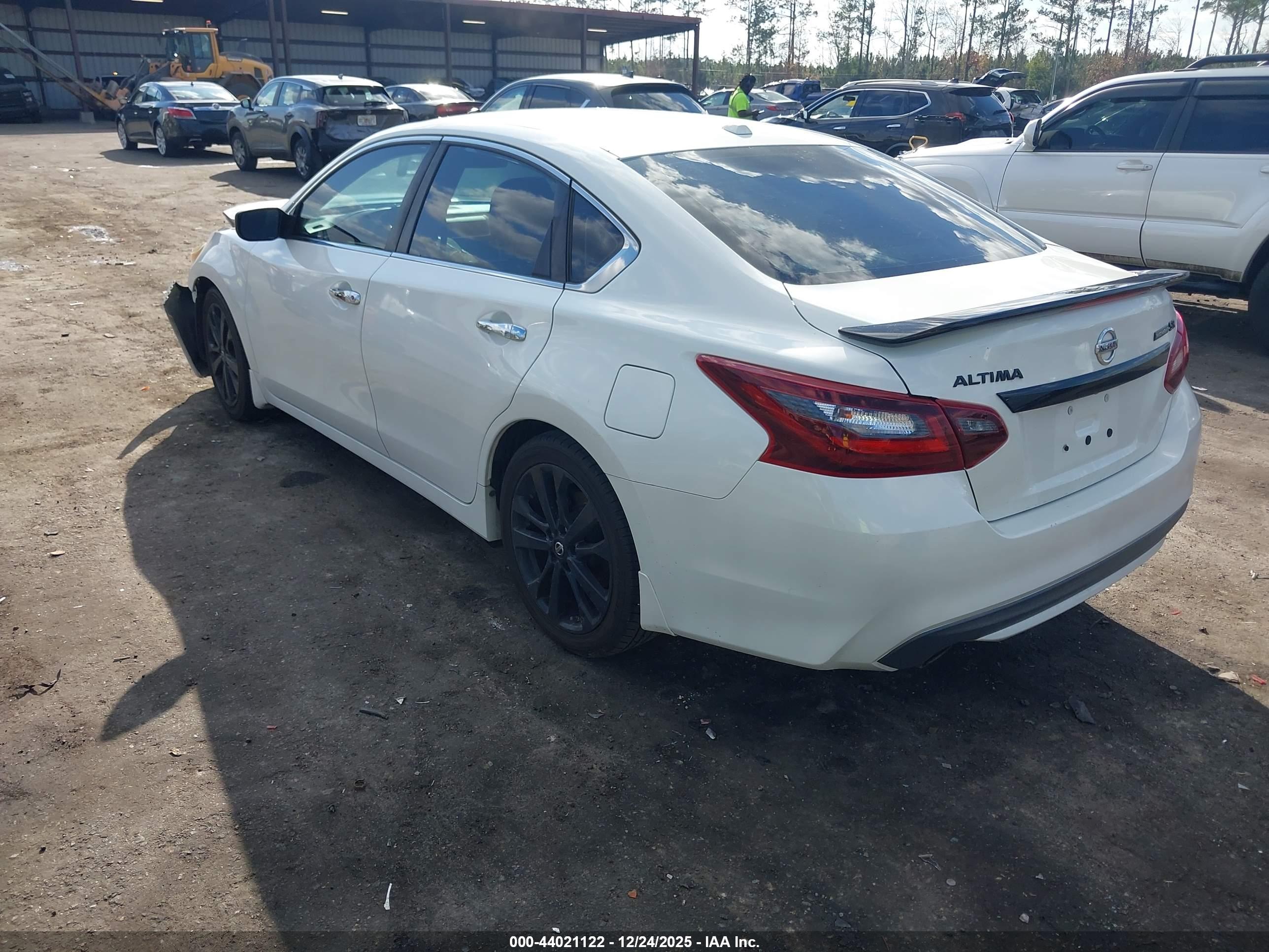 NISSAN ALTIMA image 3