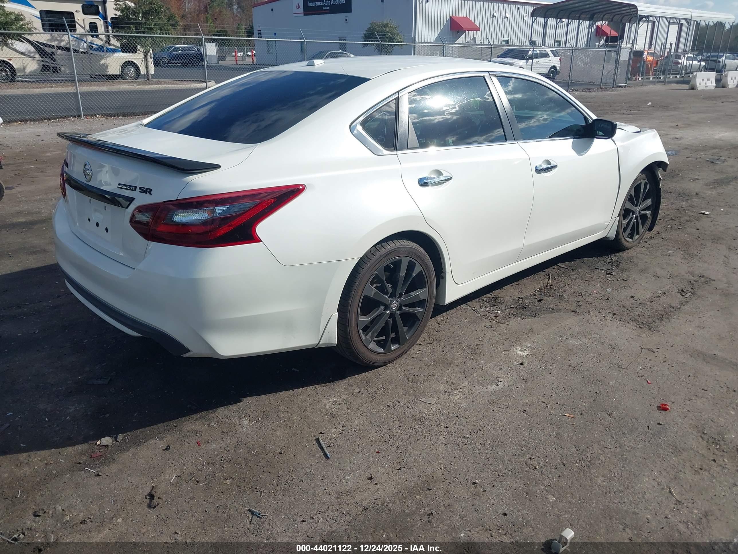 NISSAN ALTIMA image 4