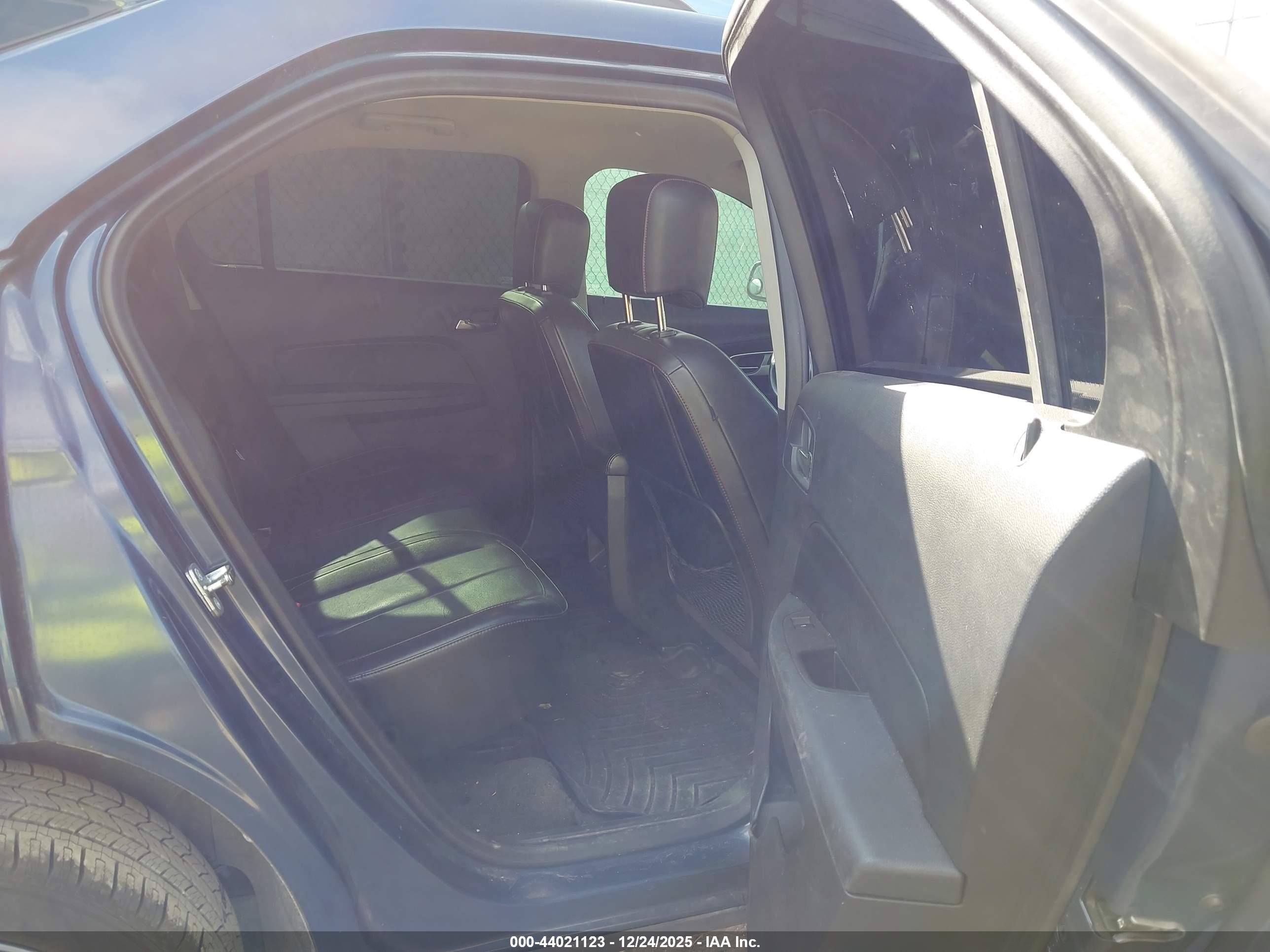 CHEVROLET EQUINOX image 8