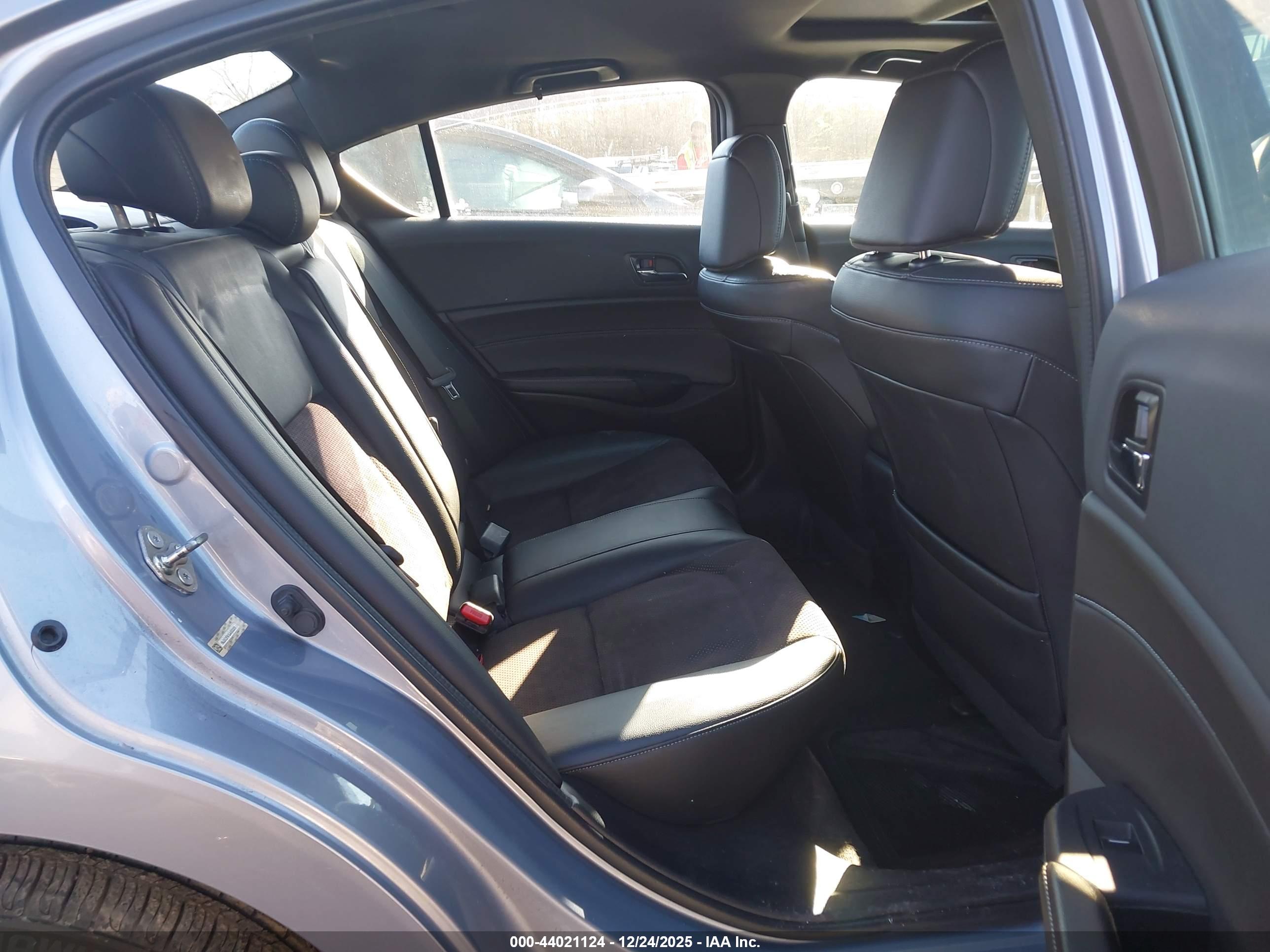 ACURA ILX image 8
