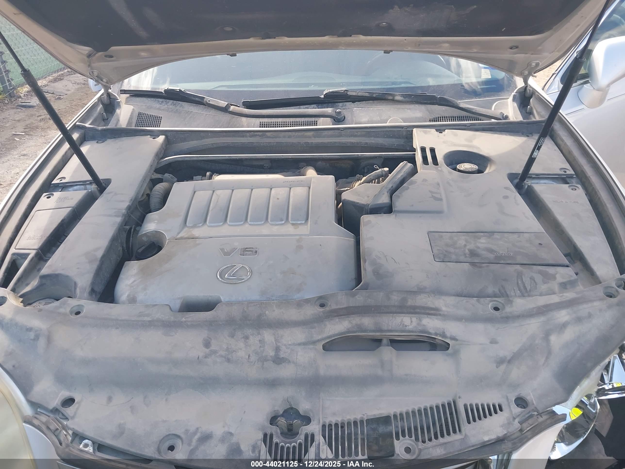 LEXUS ES image 10