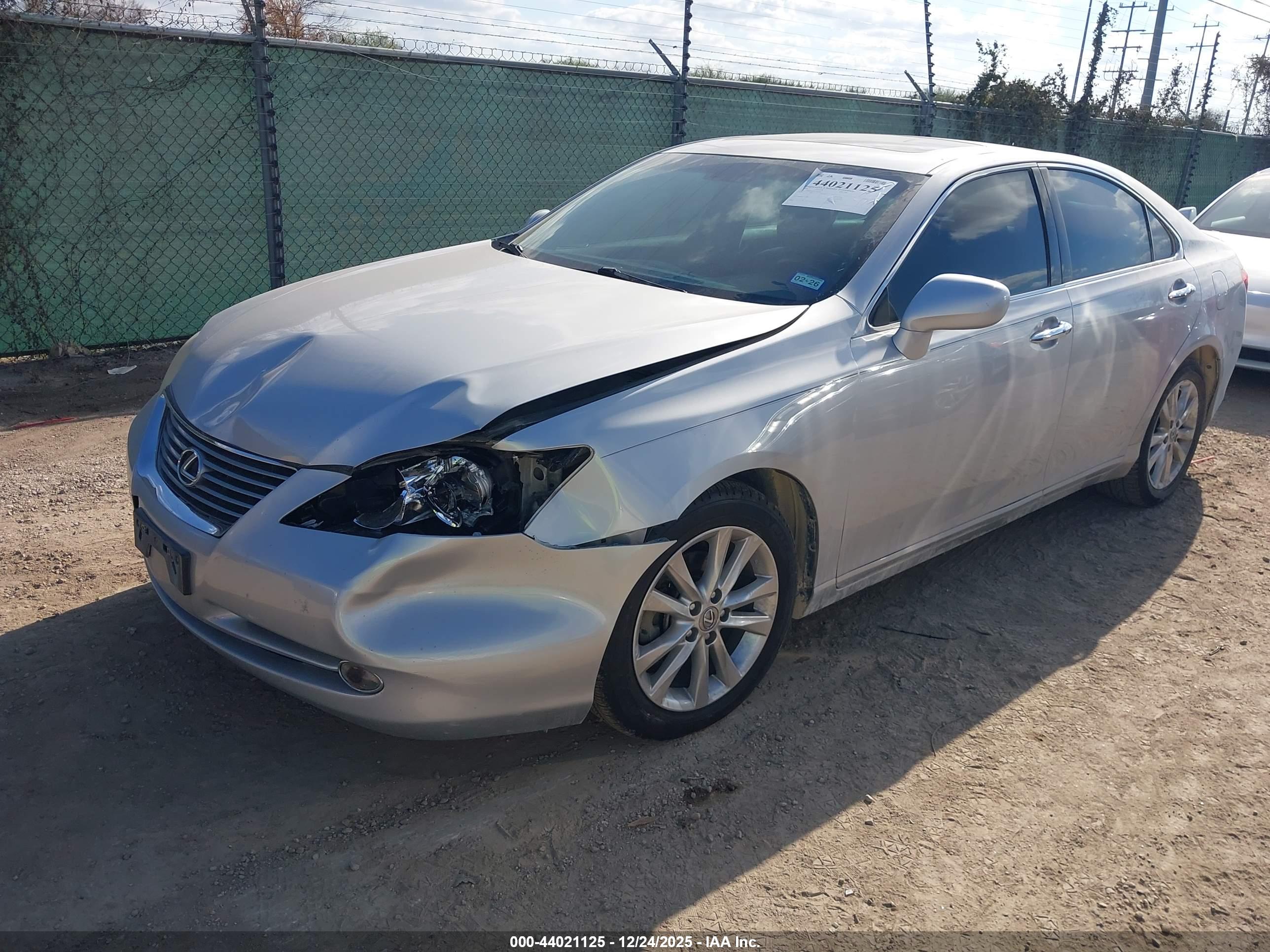 LEXUS ES image 2
