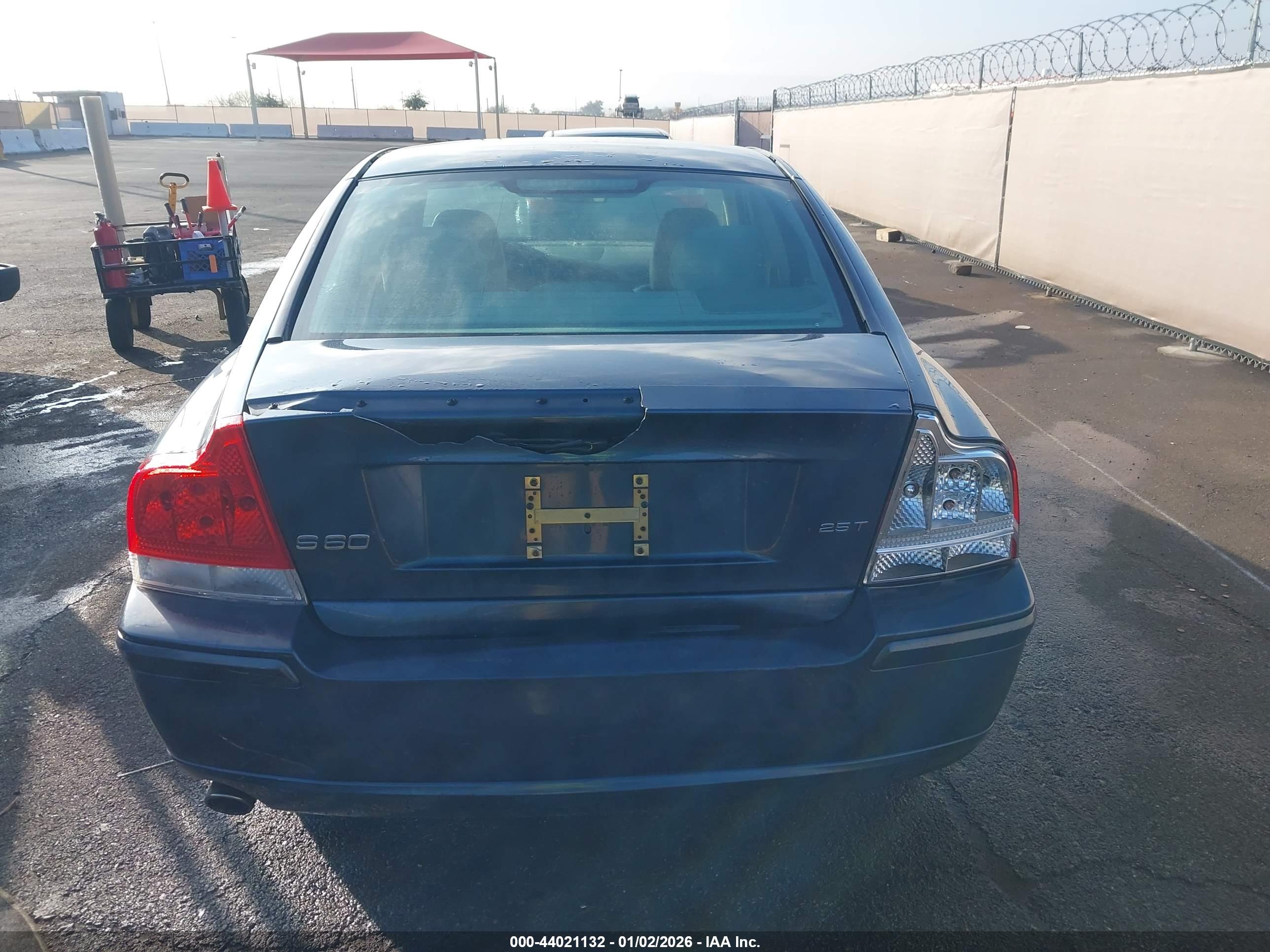VOLVO S60 image 6