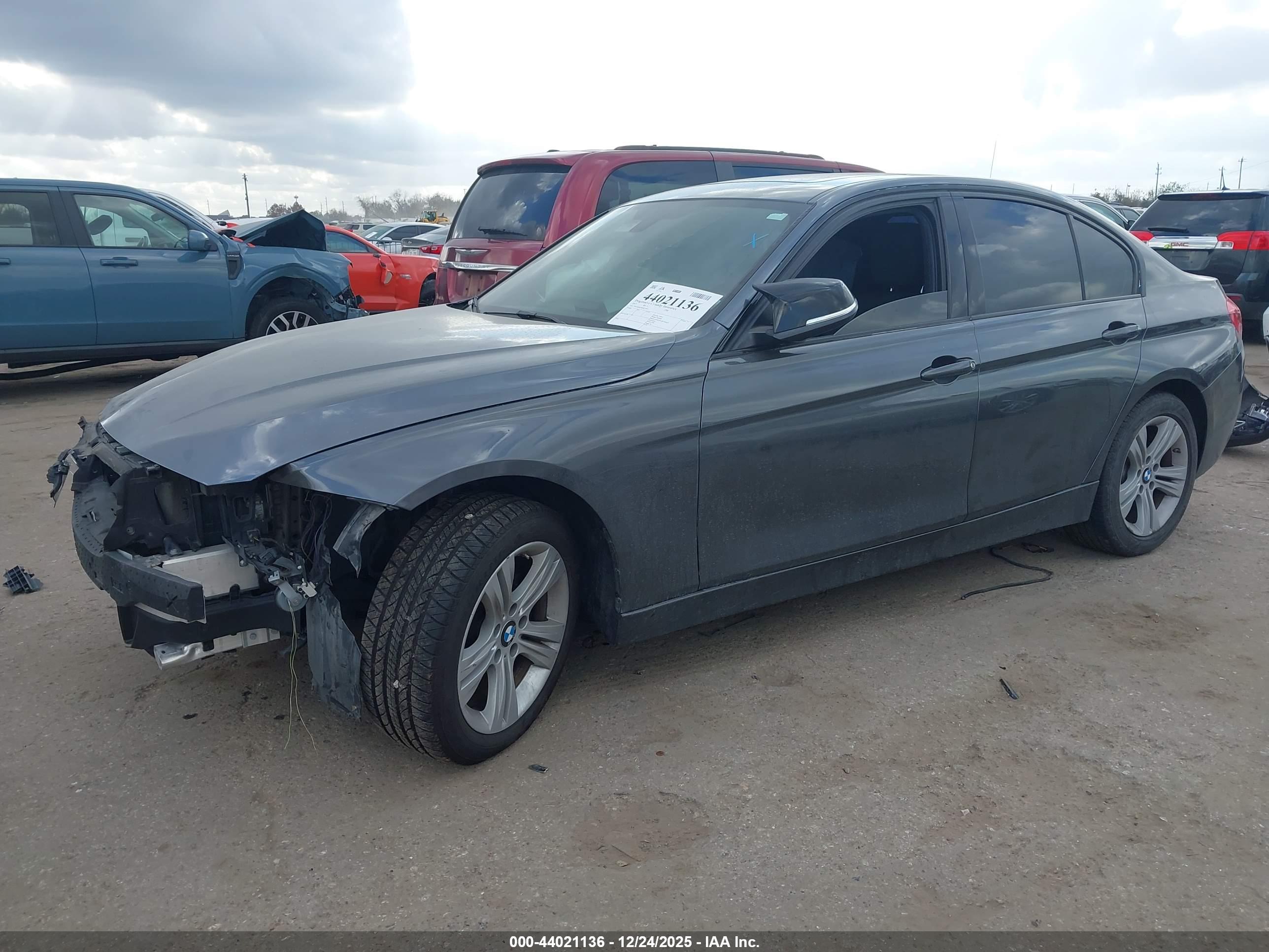BMW 330I image 2