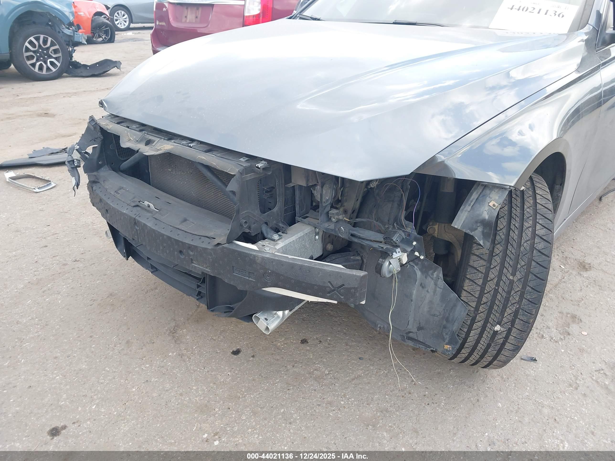 BMW 330I image 6