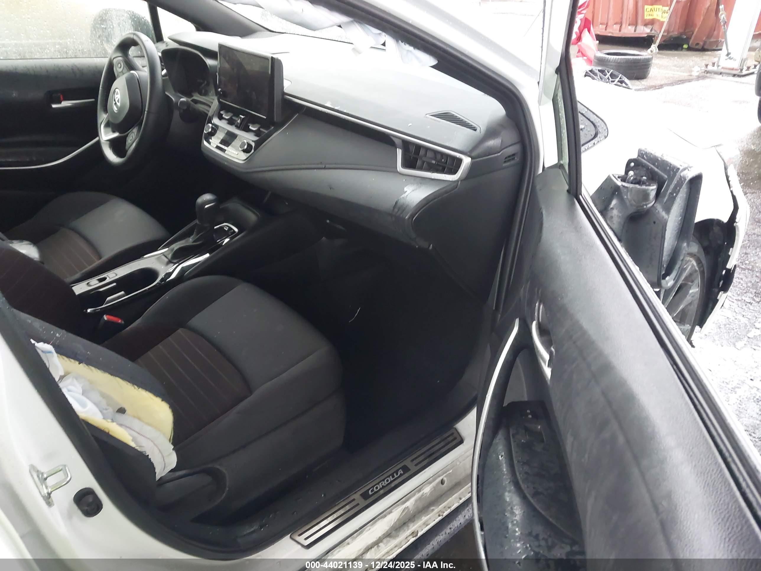 TOYOTA COROLLA image 5