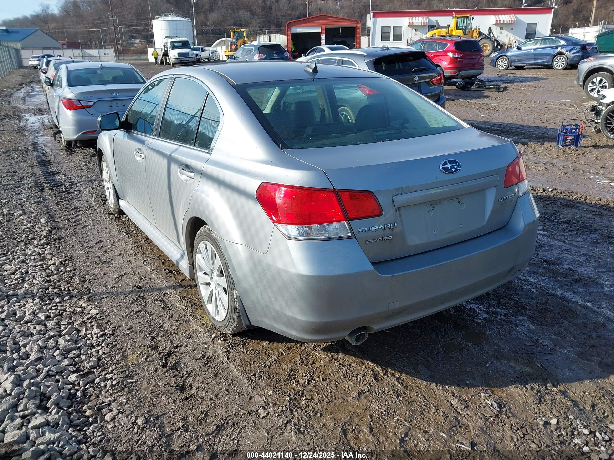 SUBARU LEGACY image 3