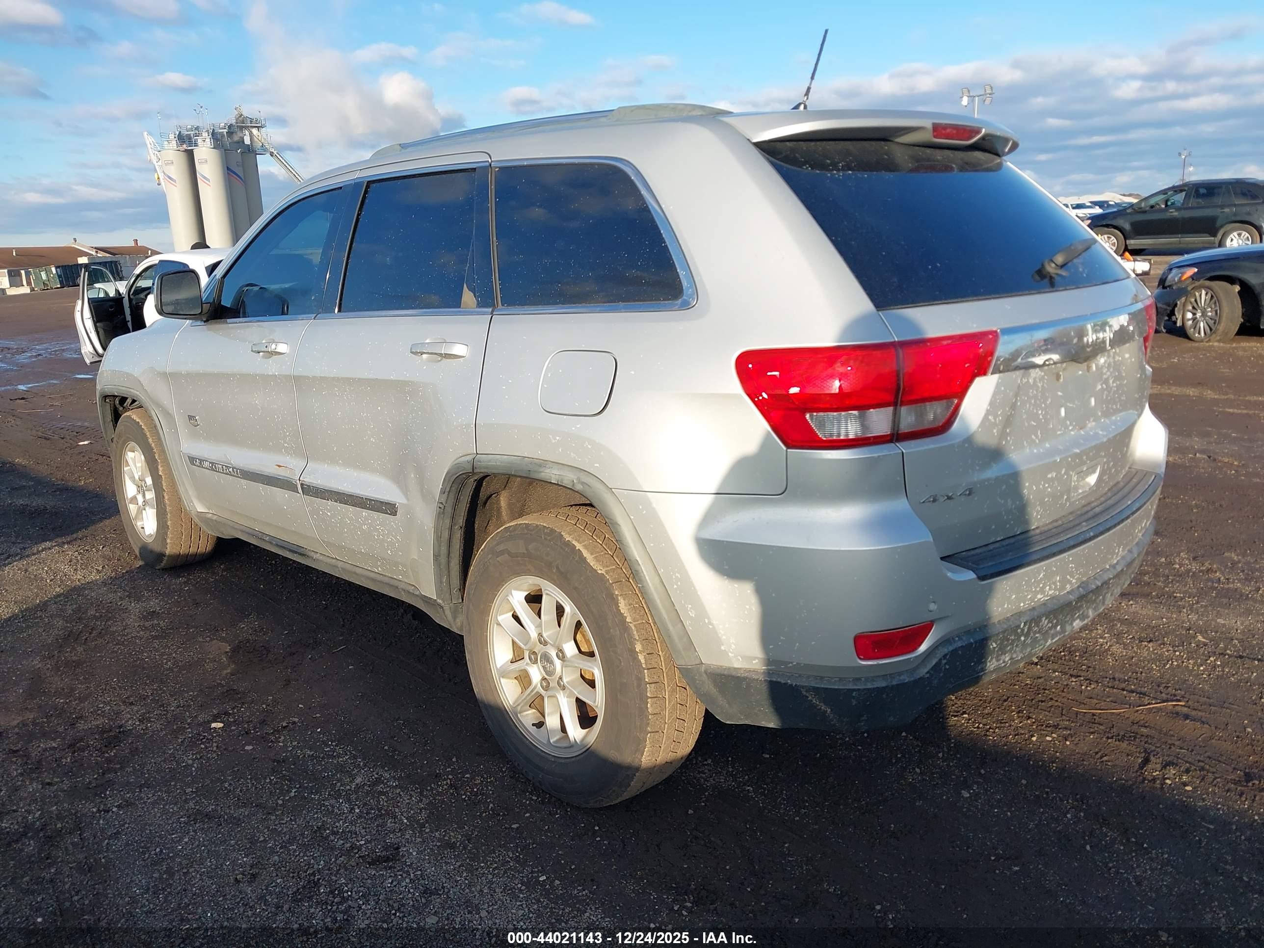 JEEP GRAND image 3