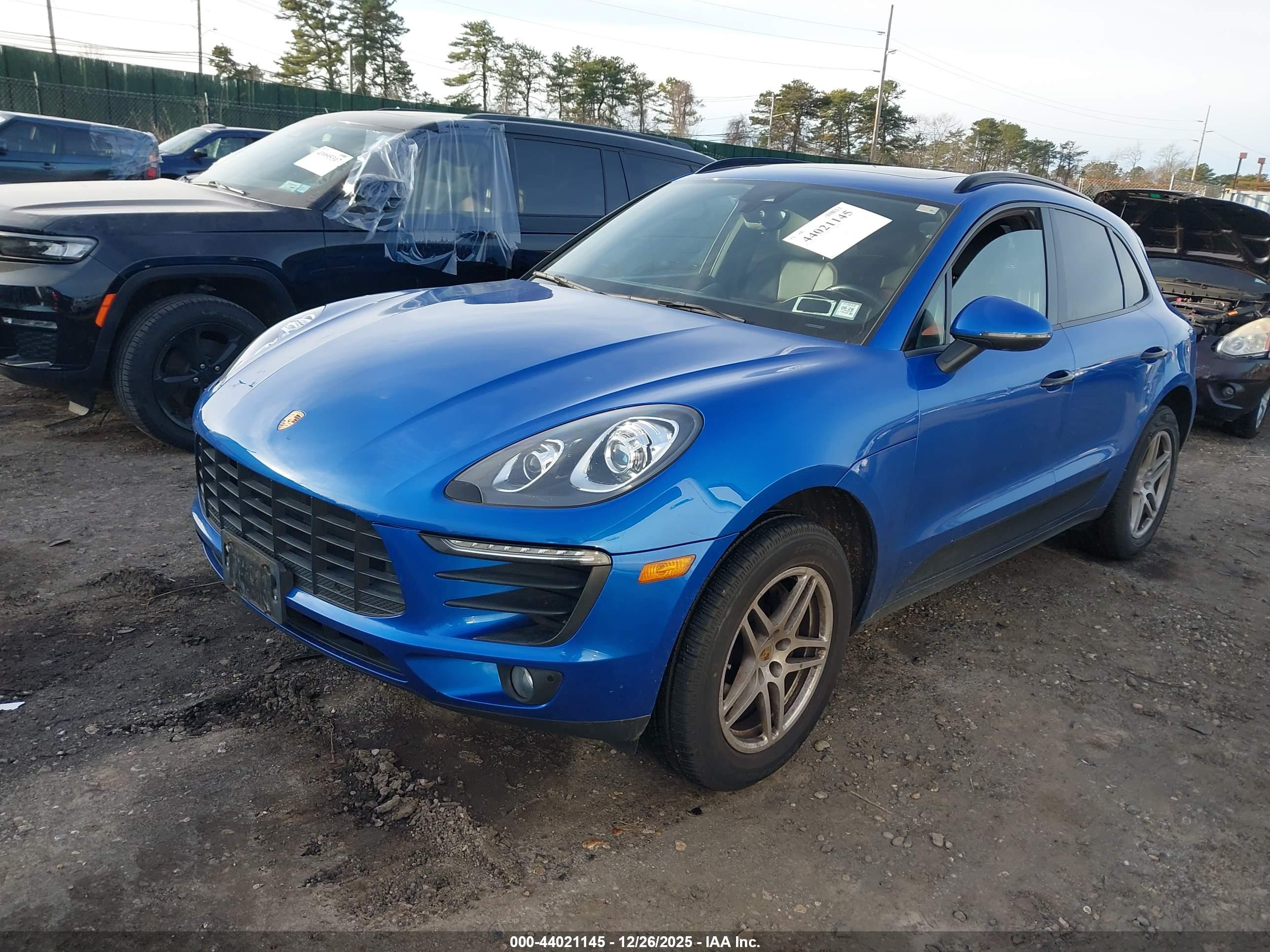 PORSCHE MACAN image 2
