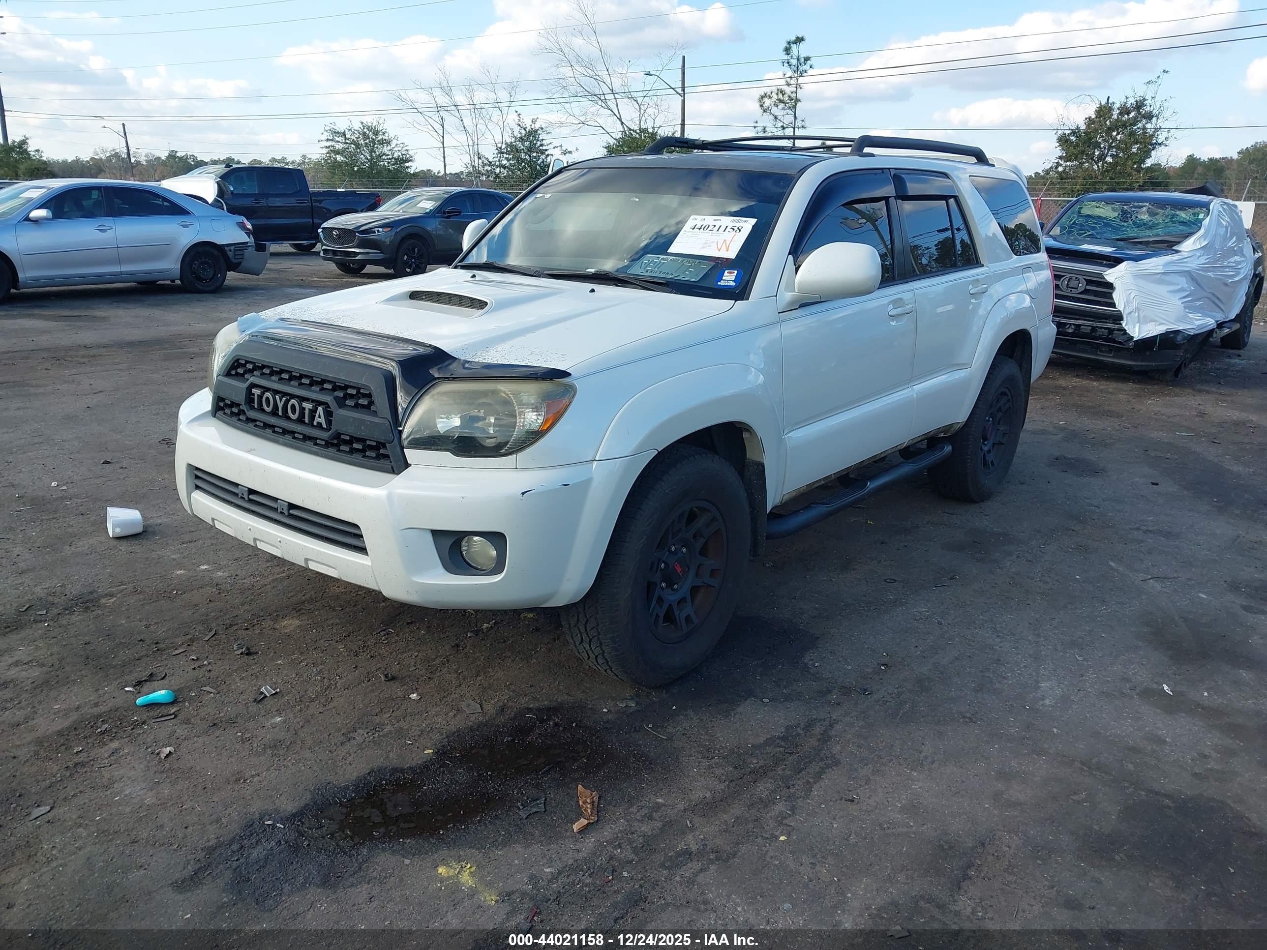 TOYOTA 4RUNNER image 2
