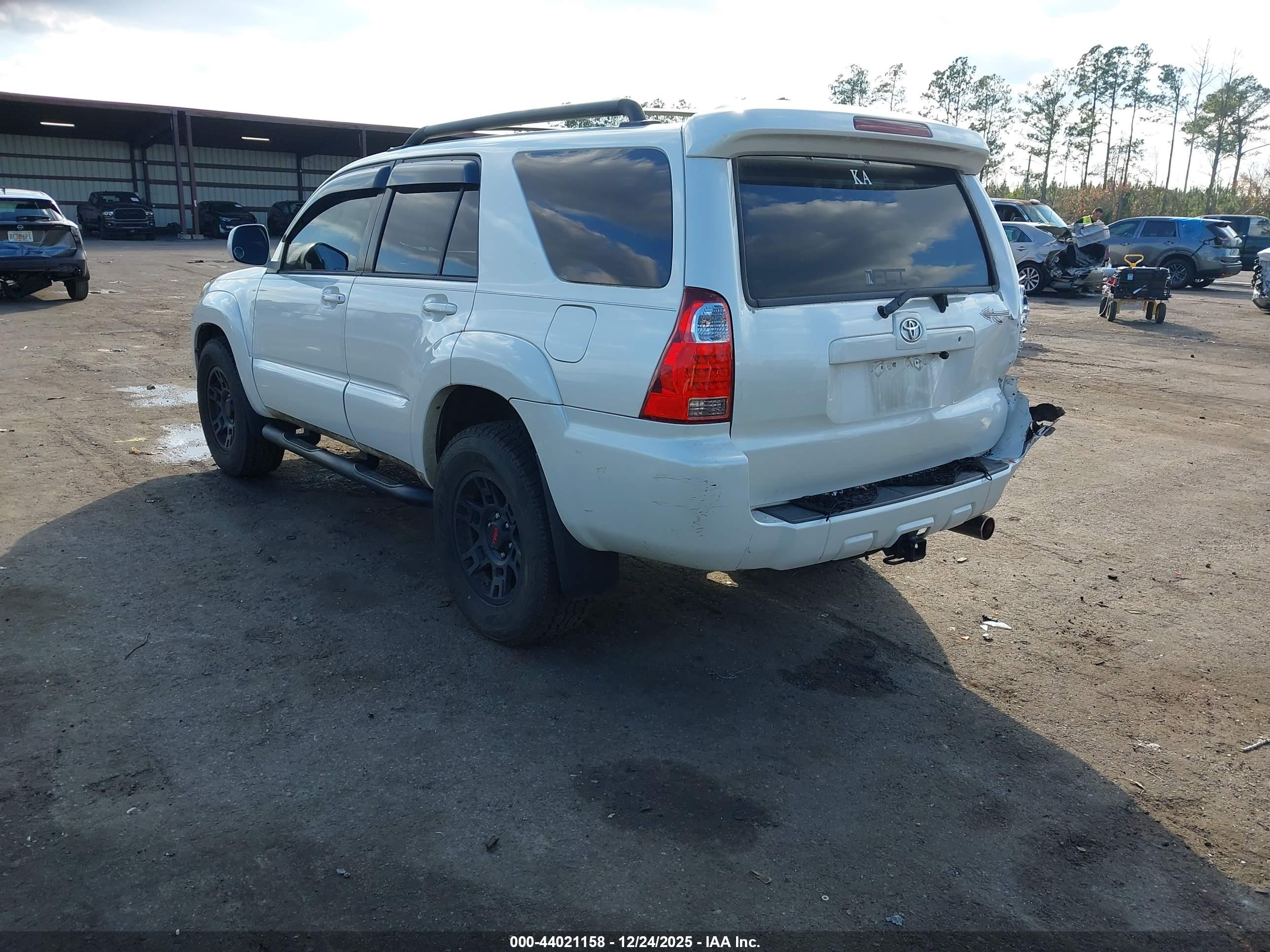 TOYOTA 4RUNNER image 3