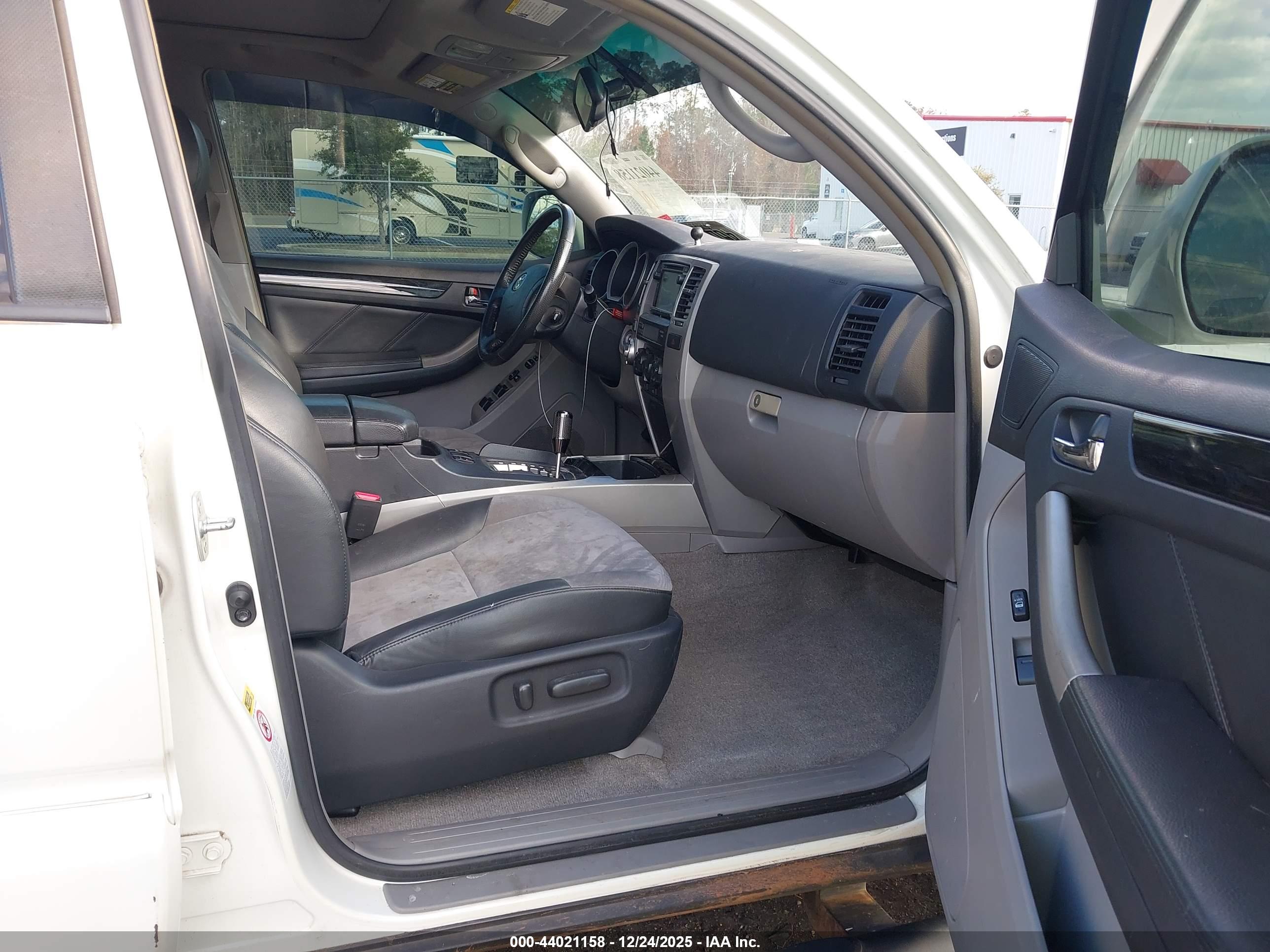 TOYOTA 4RUNNER image 5