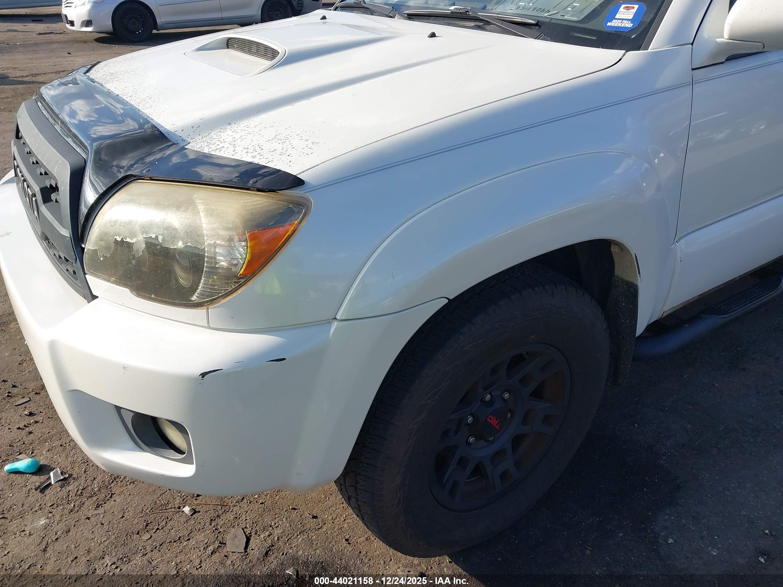 TOYOTA 4RUNNER image 6