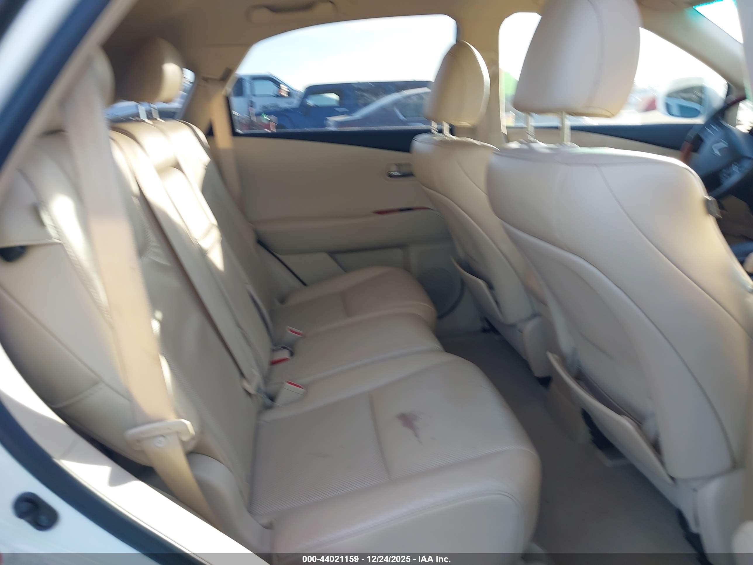 LEXUS RX image 8