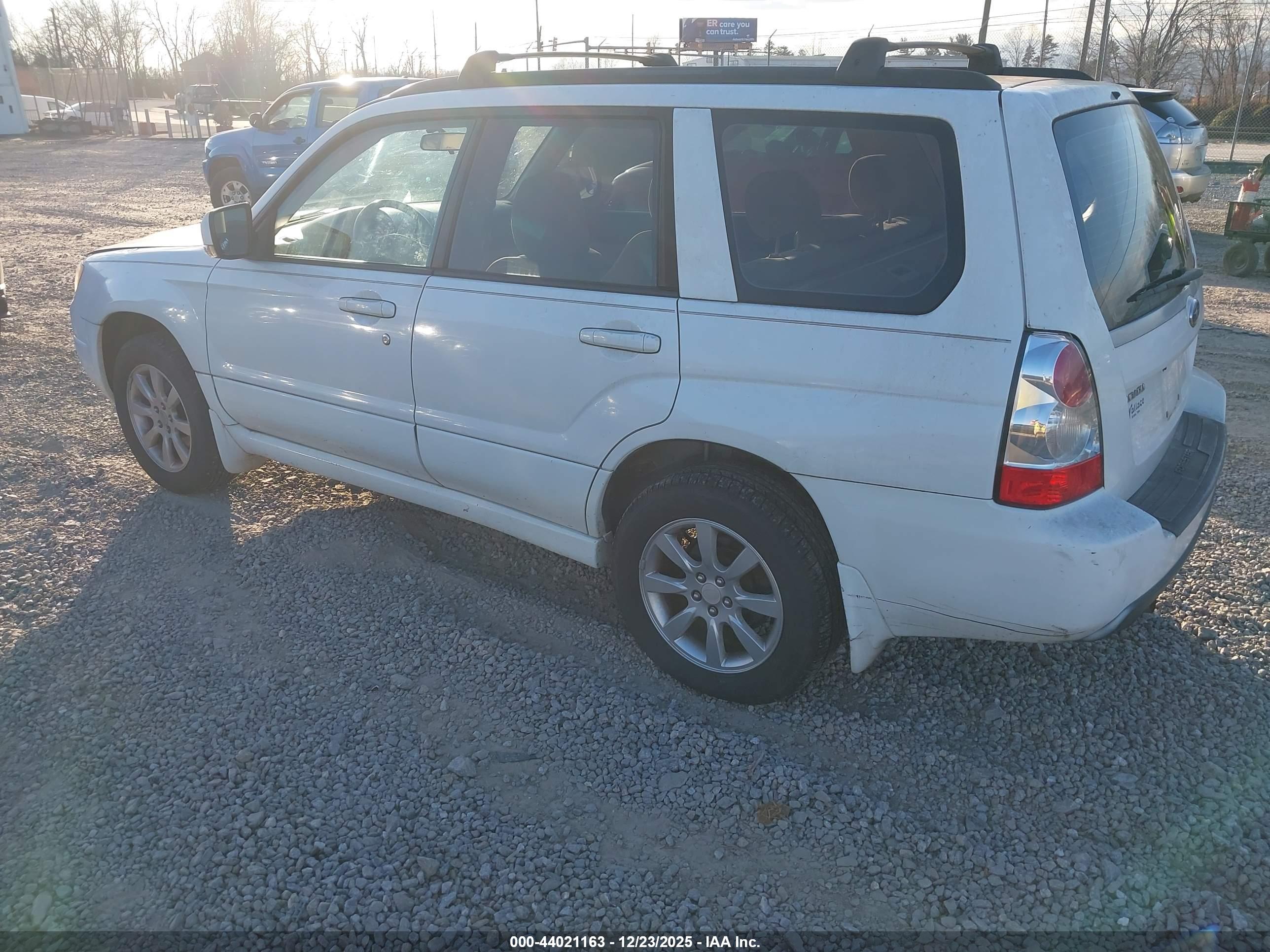 SUBARU FORESTER image 3