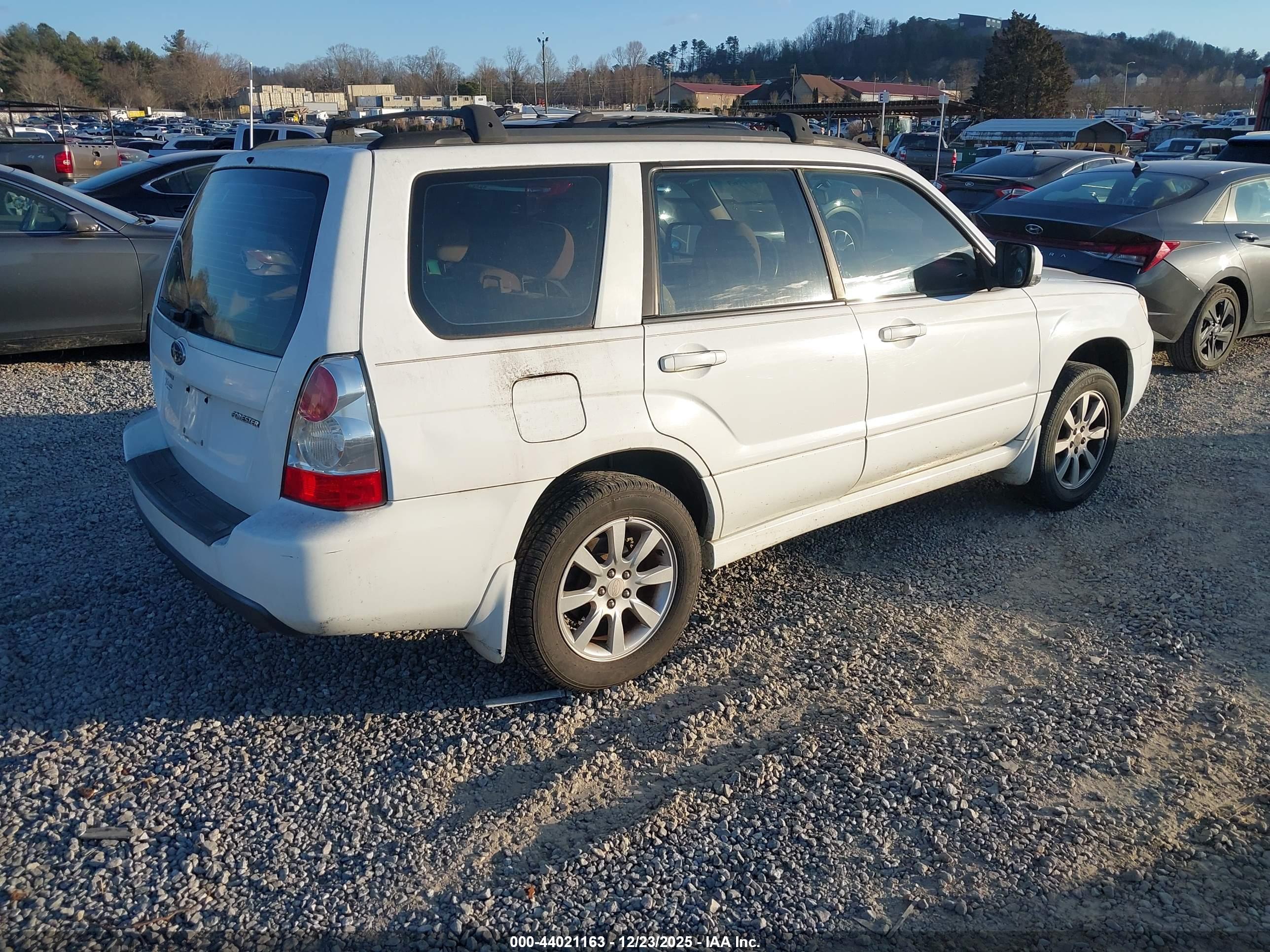 SUBARU FORESTER image 4