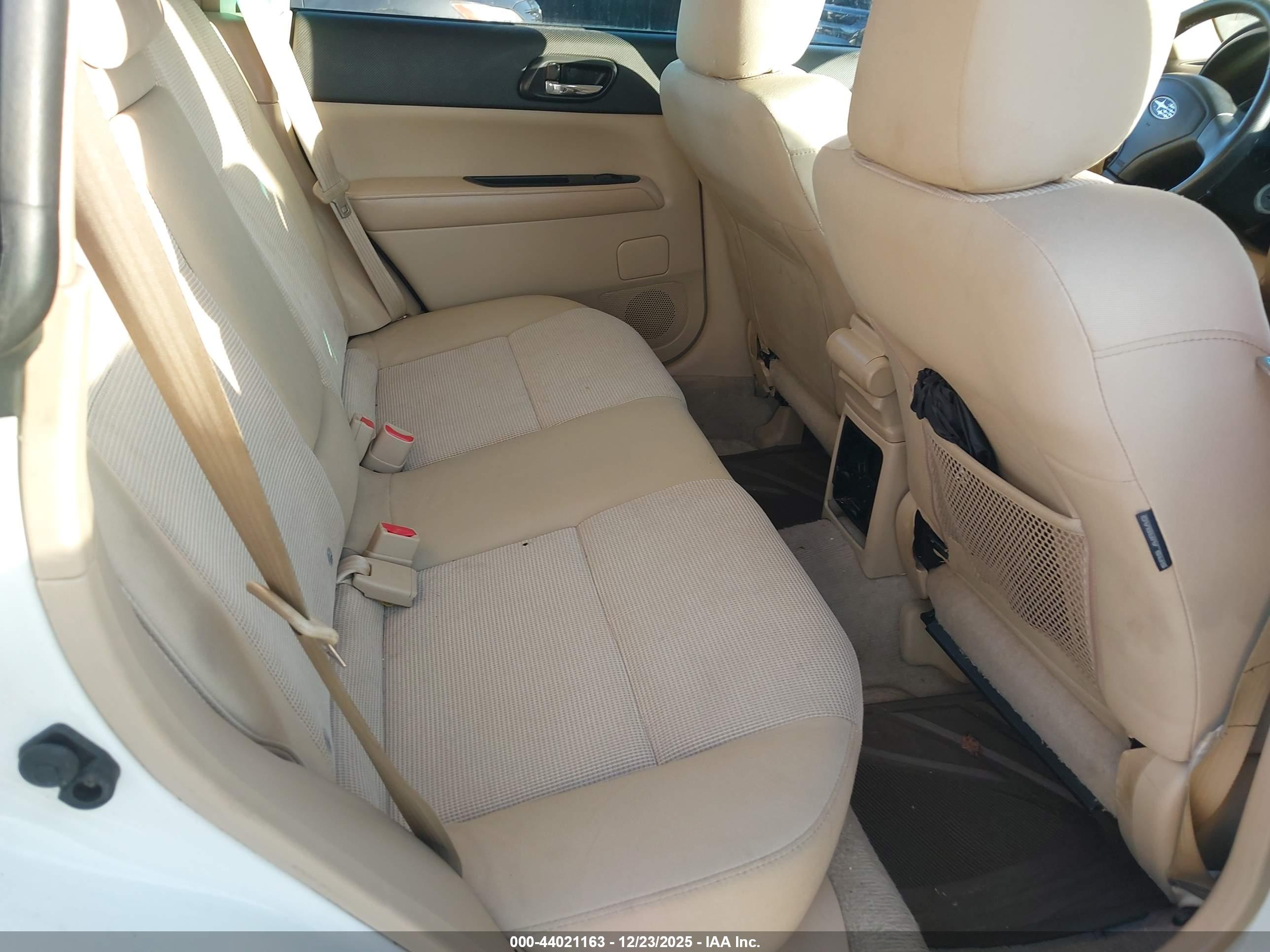 SUBARU FORESTER image 8