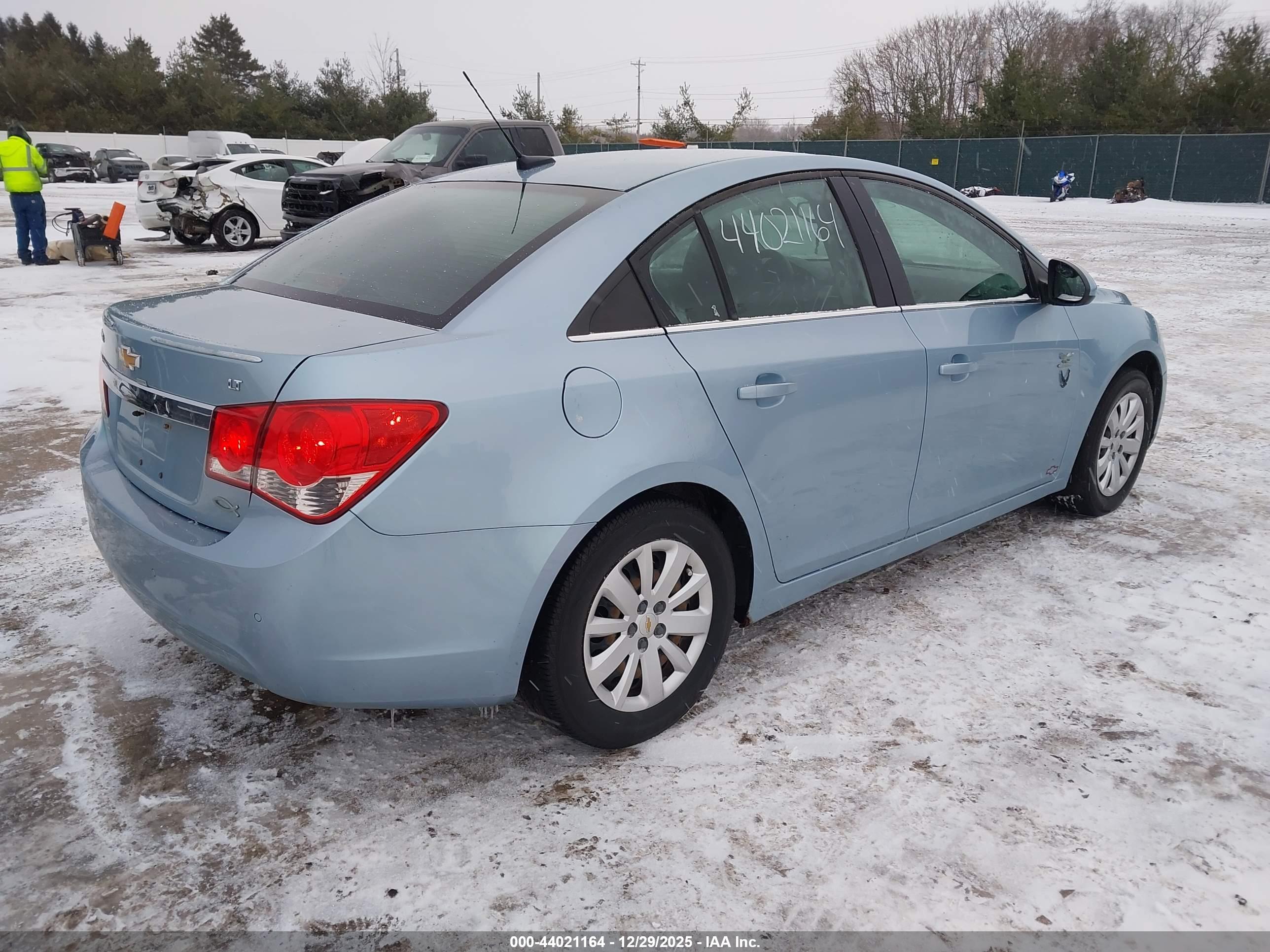 CHEVROLET CRUZE image 4